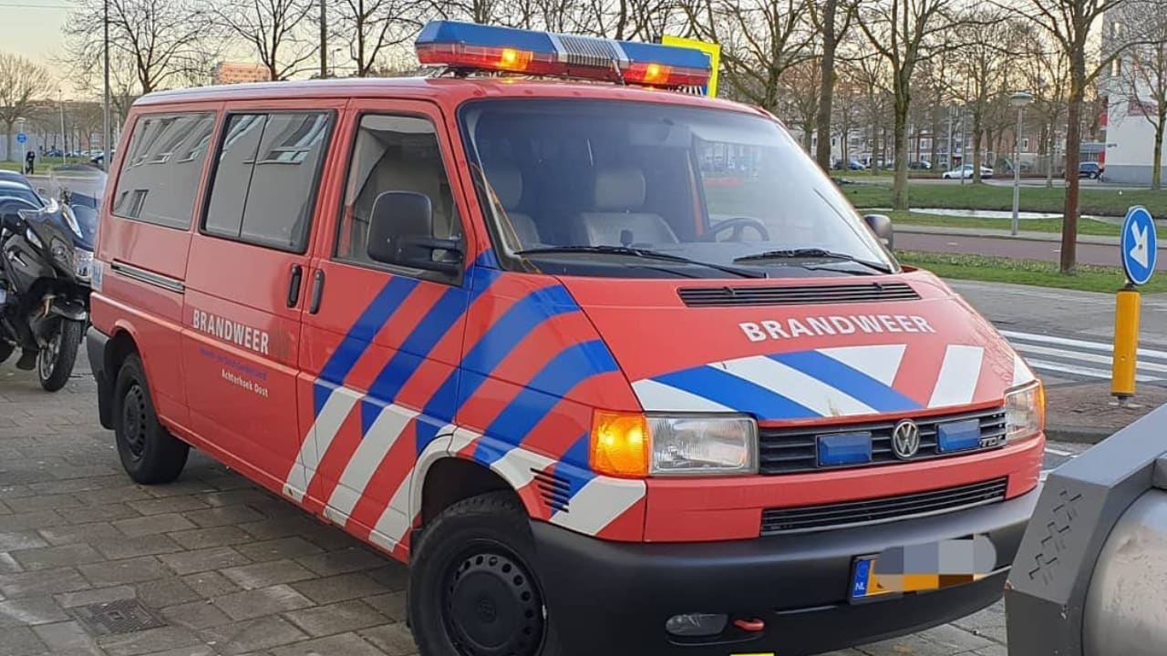 Autogarage geeft oude brandweerbus mee als leenauto