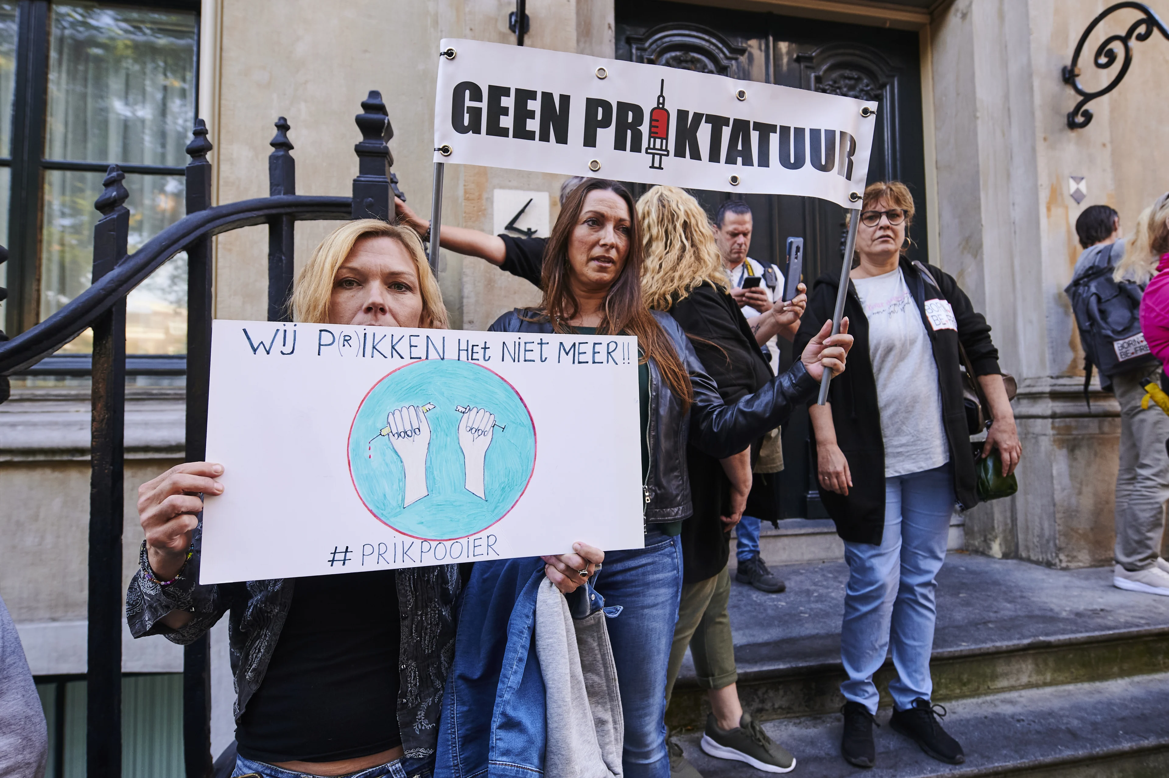 Eén op vijf vaccinweigeraars overweegt toch prik vanwege coronatoegangsbewijs