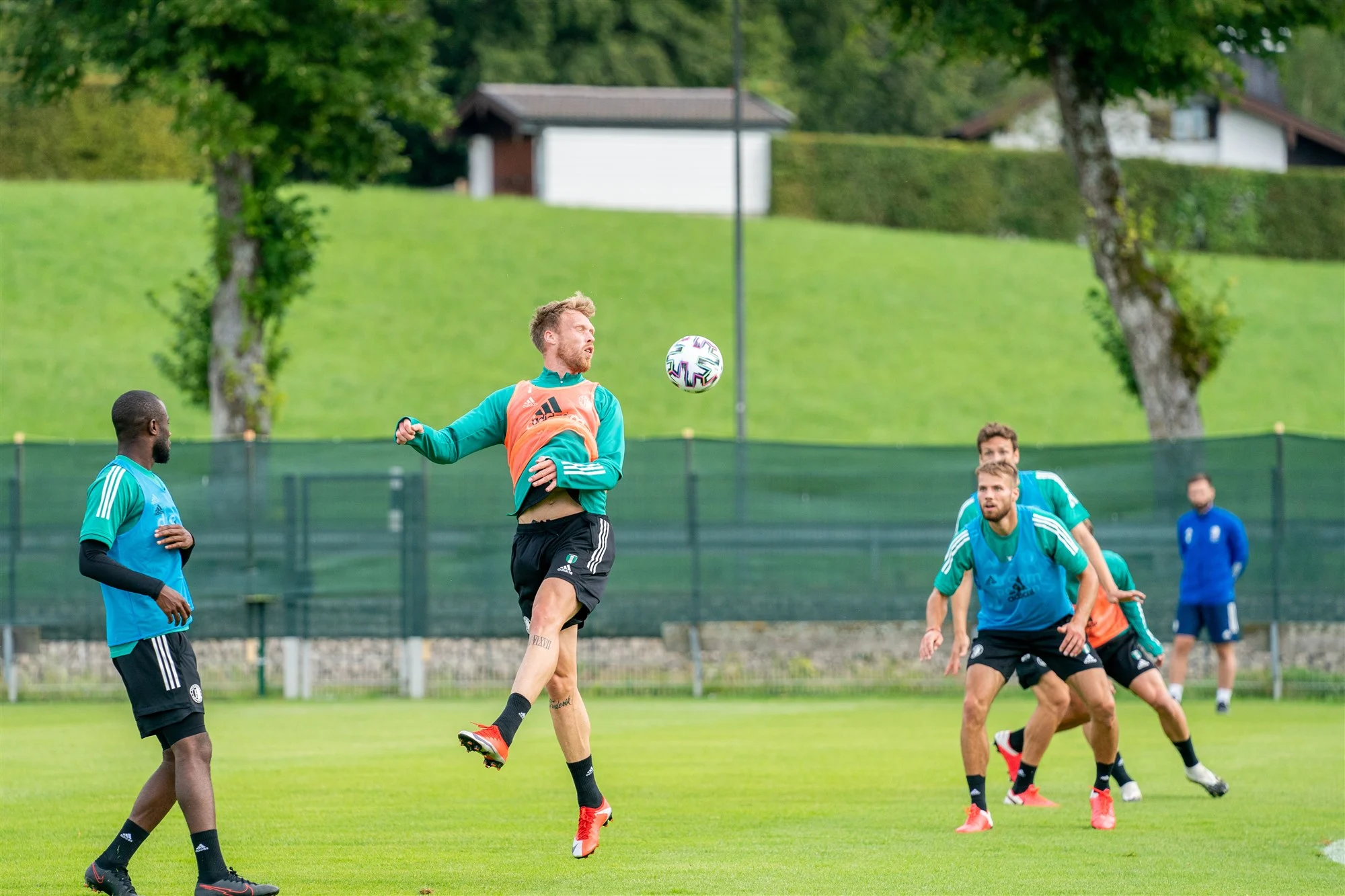 Eenmalig geen quarantaine voor internationals uit oranje gebieden