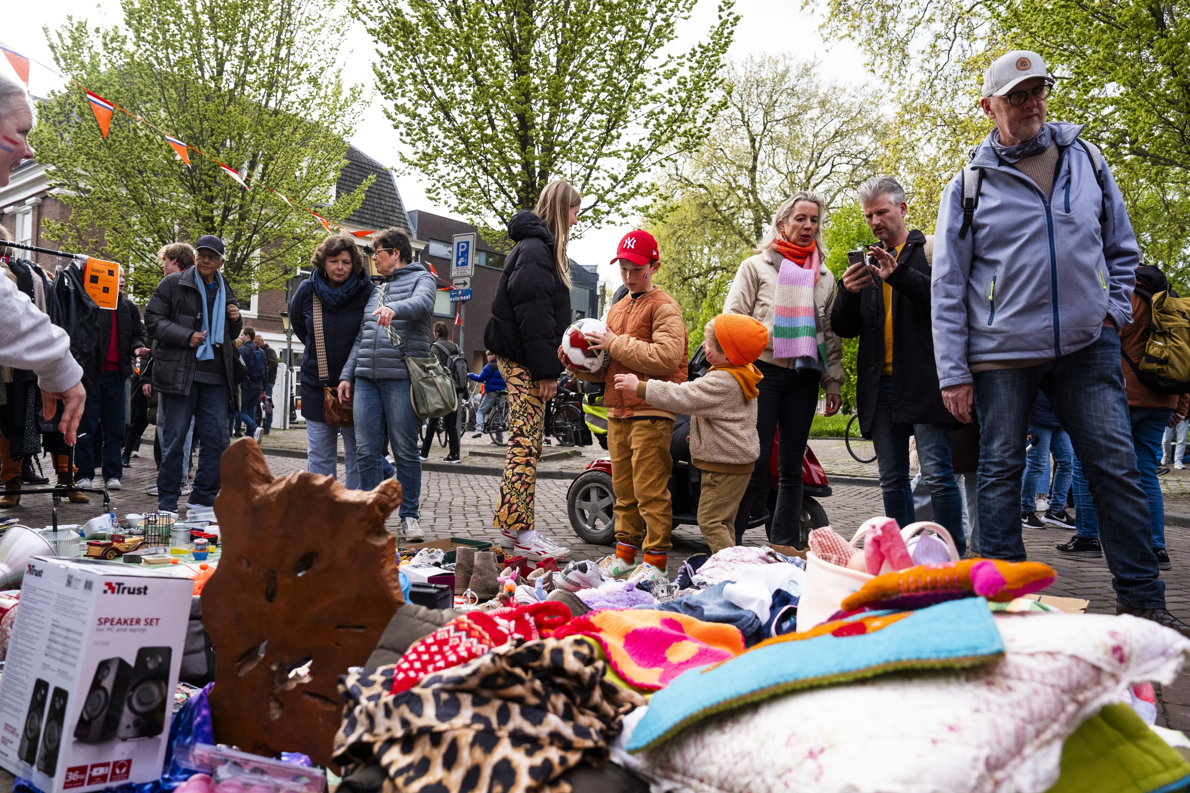 Met deze vijf tips ben jij binnen no time van je spullen af op de vrijmarkt