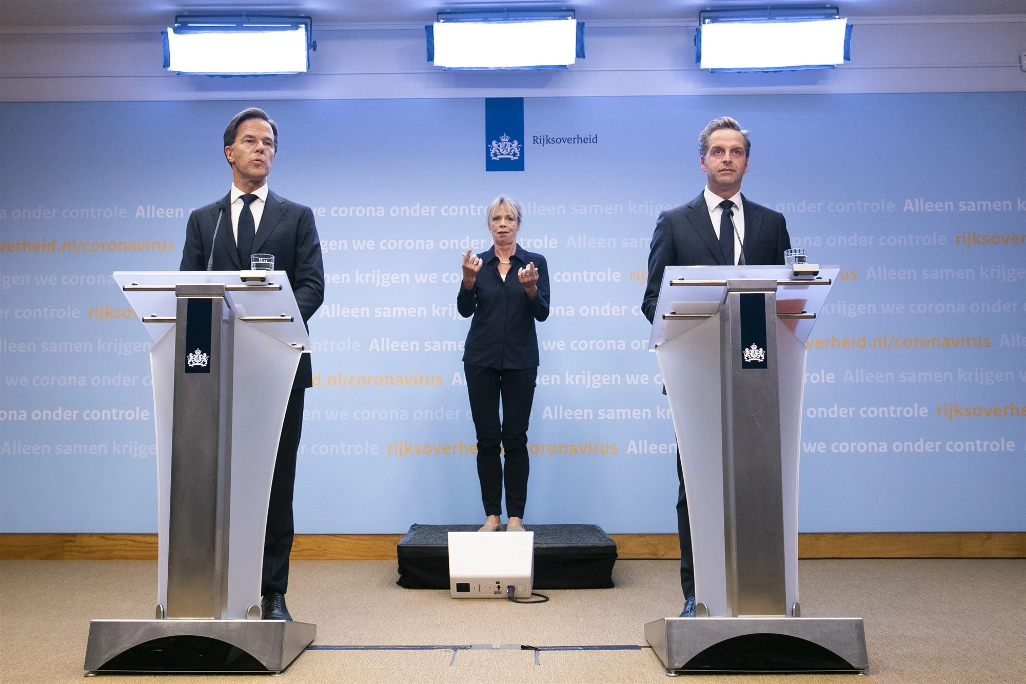 Rutte en De Jonge: 'Dit is de tweede golf, coronavirus maakt comeback'