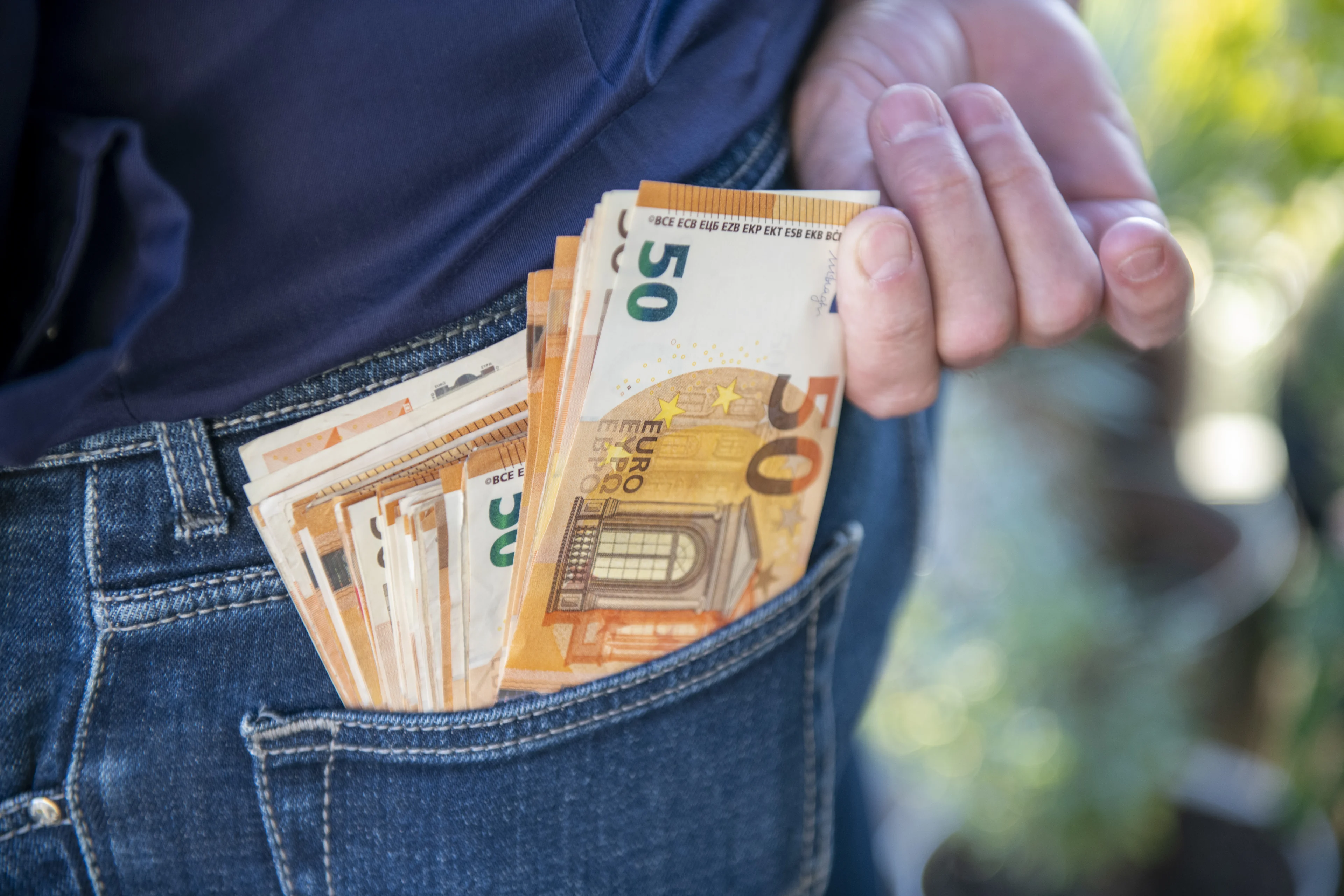 'Modaal inkomen volgend jaar met 45 euro per maand omhoog, ook inkomen minima stijgt'