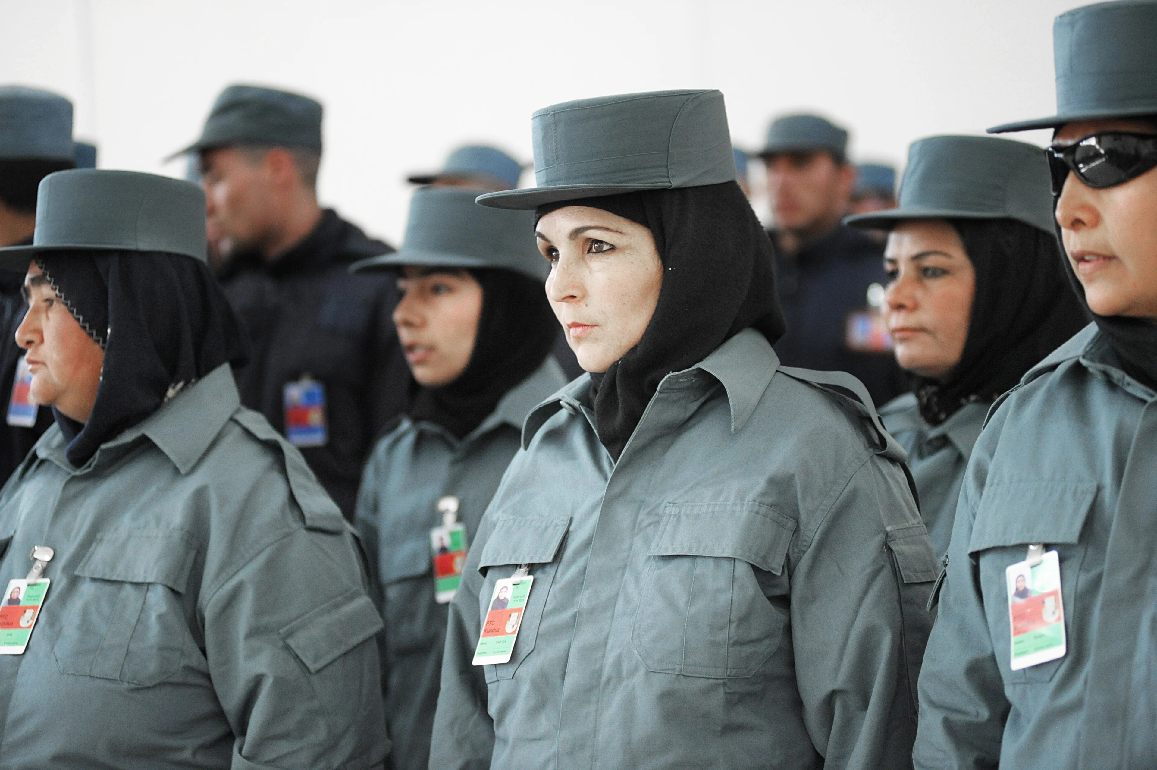 Politie vraagt kabinet Afghaanse politievrouwen snel te evacueren