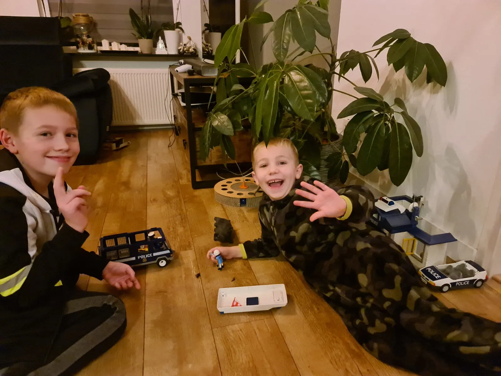 Buurt komt in actie, tóch kerstcadeautjes voor bestolen kinderen van Damian