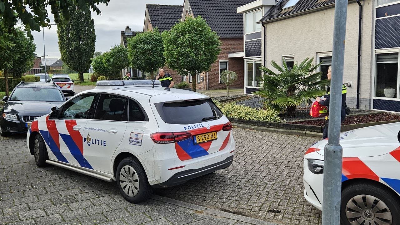 Agent verwondt zichzelf met eigen dienstwapen in zijn woning