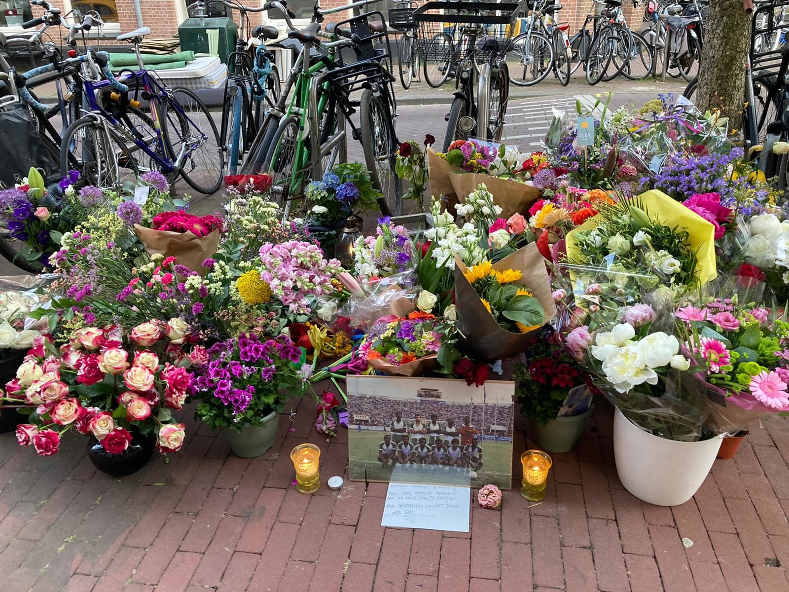 Twee tieners overleden na val van dak in Amsterdam-West