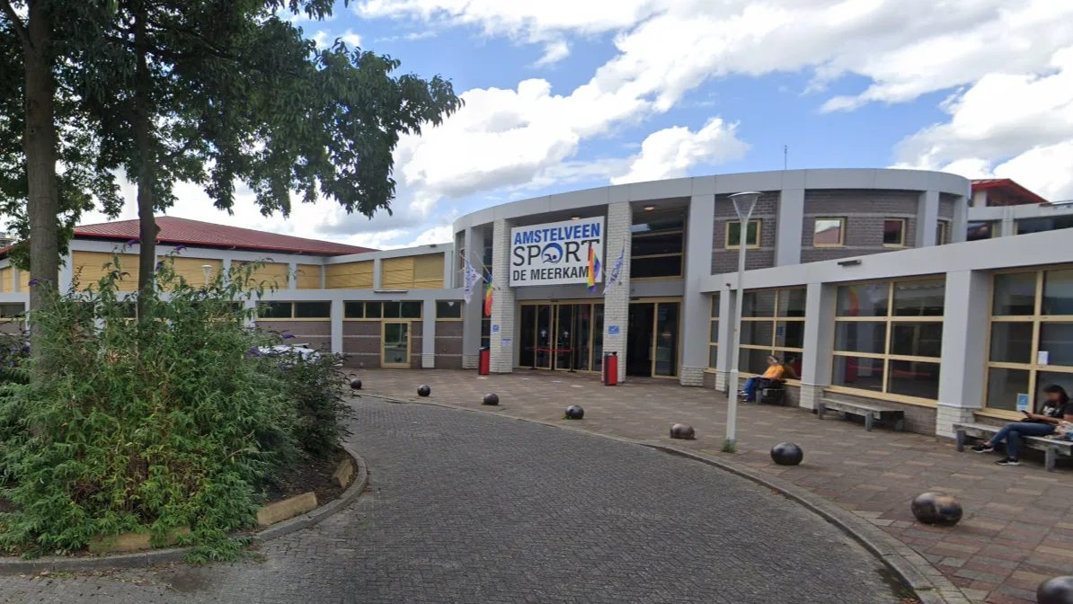 Duikinstructeur overlijdt bij noodlottig ongeluk in zwembad Amstelveen