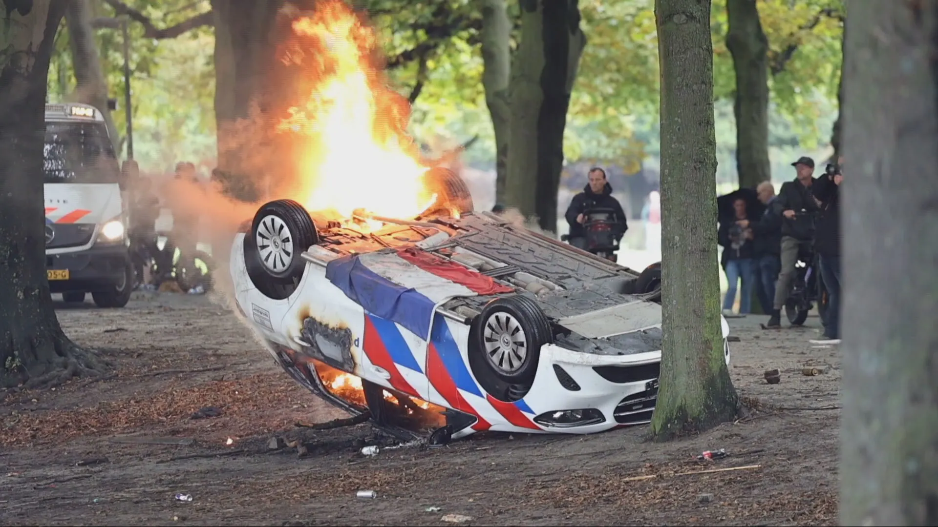 14 verdachten rellen Den Haag snel voor de rechter: 'Geweld tegen politie gebruikt'