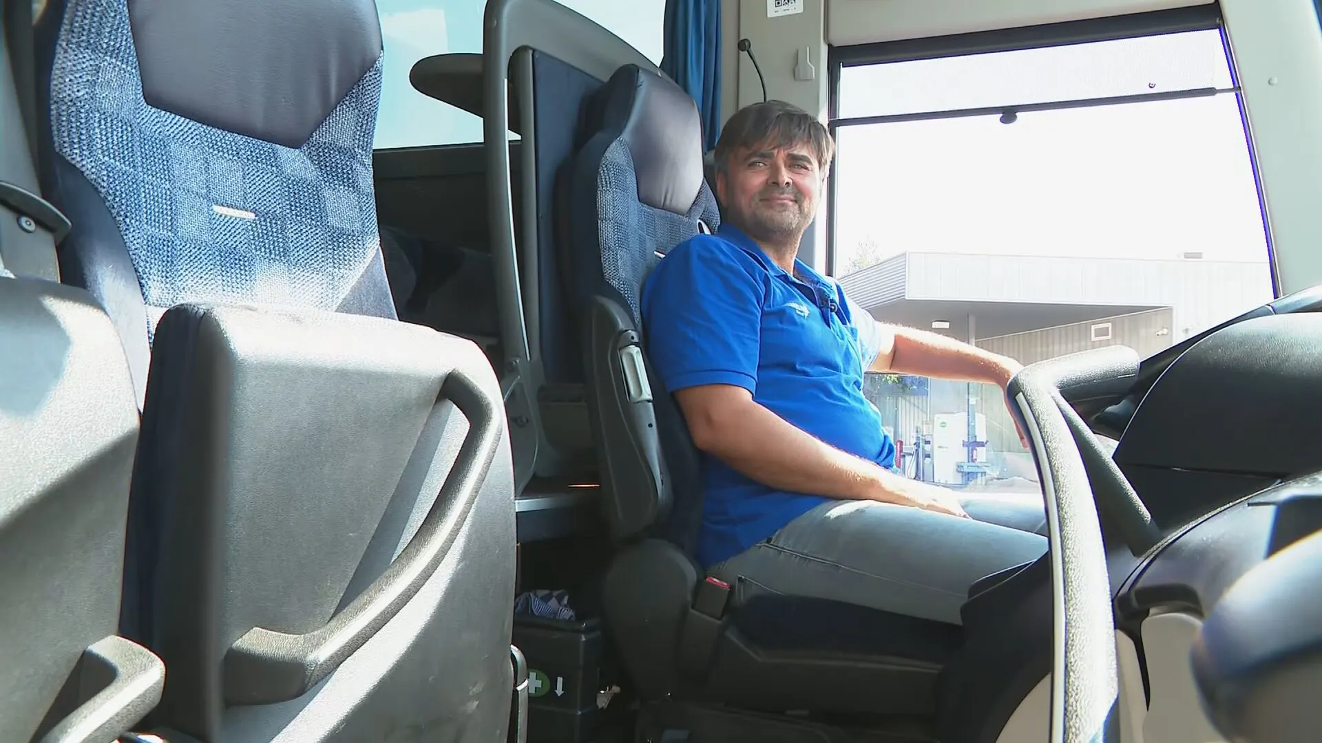 Asielzoekers sneller aan het werk laten gaan: de oplossing tegen overlast van azc's?