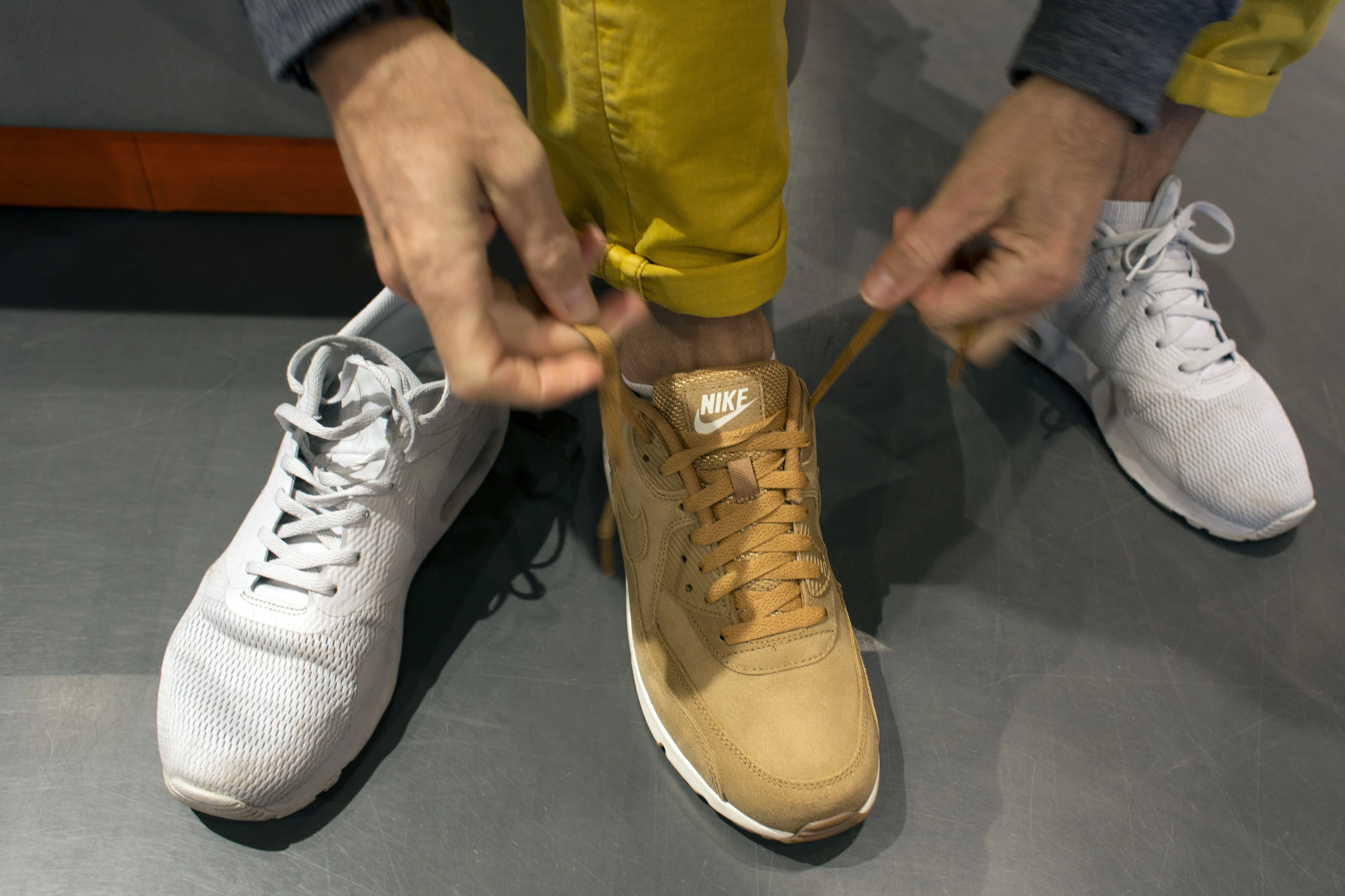 Politie betrapt inbrekersduo dat net gestolen schoenen aan het passen is