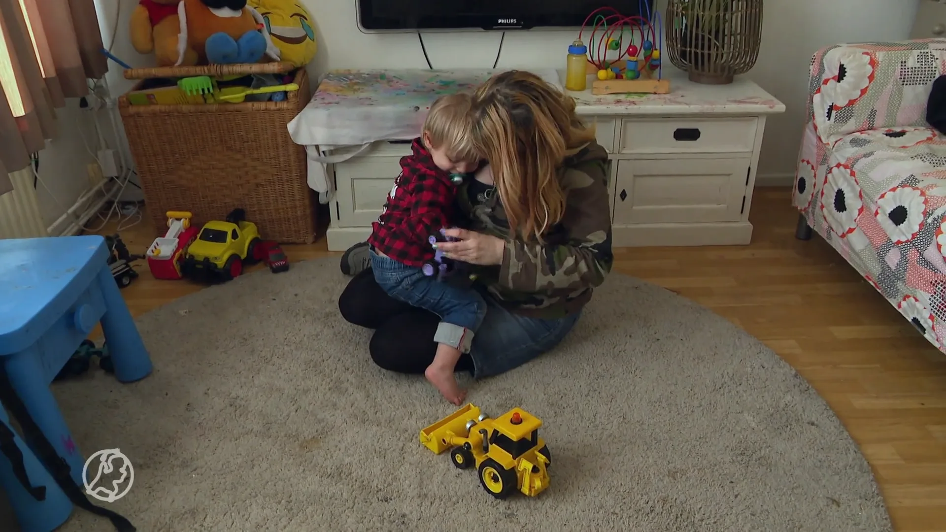 Ex-verslaafde Britt wil betere hulp bij zwangerschap: 'Ze wilden bijna mijn kind afnemen'