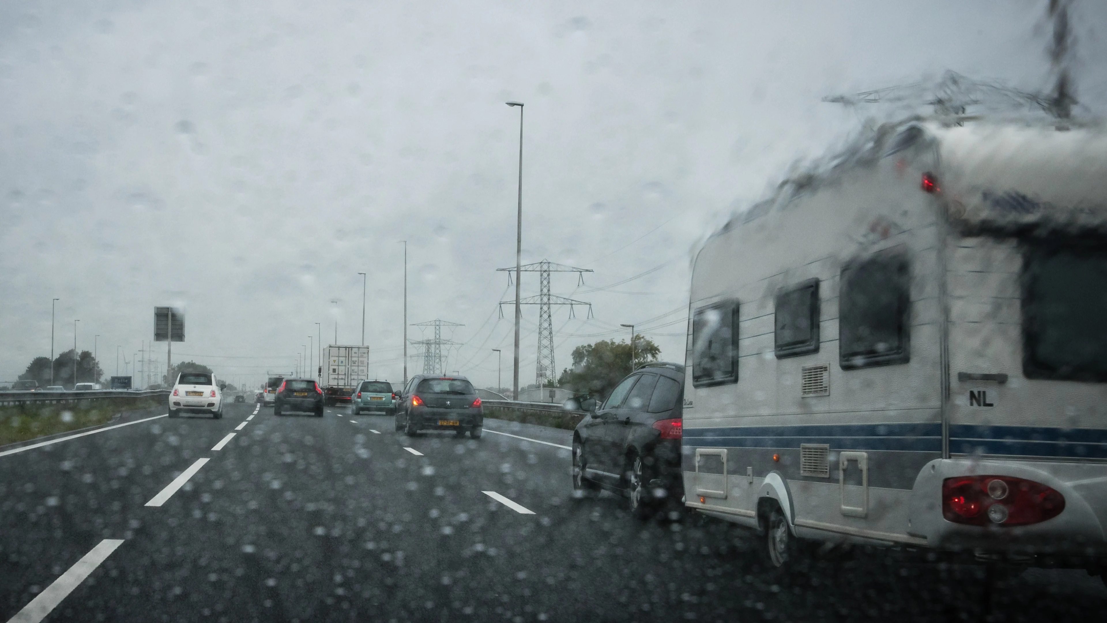 ANWB waarschuwt: met caravan of aanhanger de weg op 'geen goed idee'