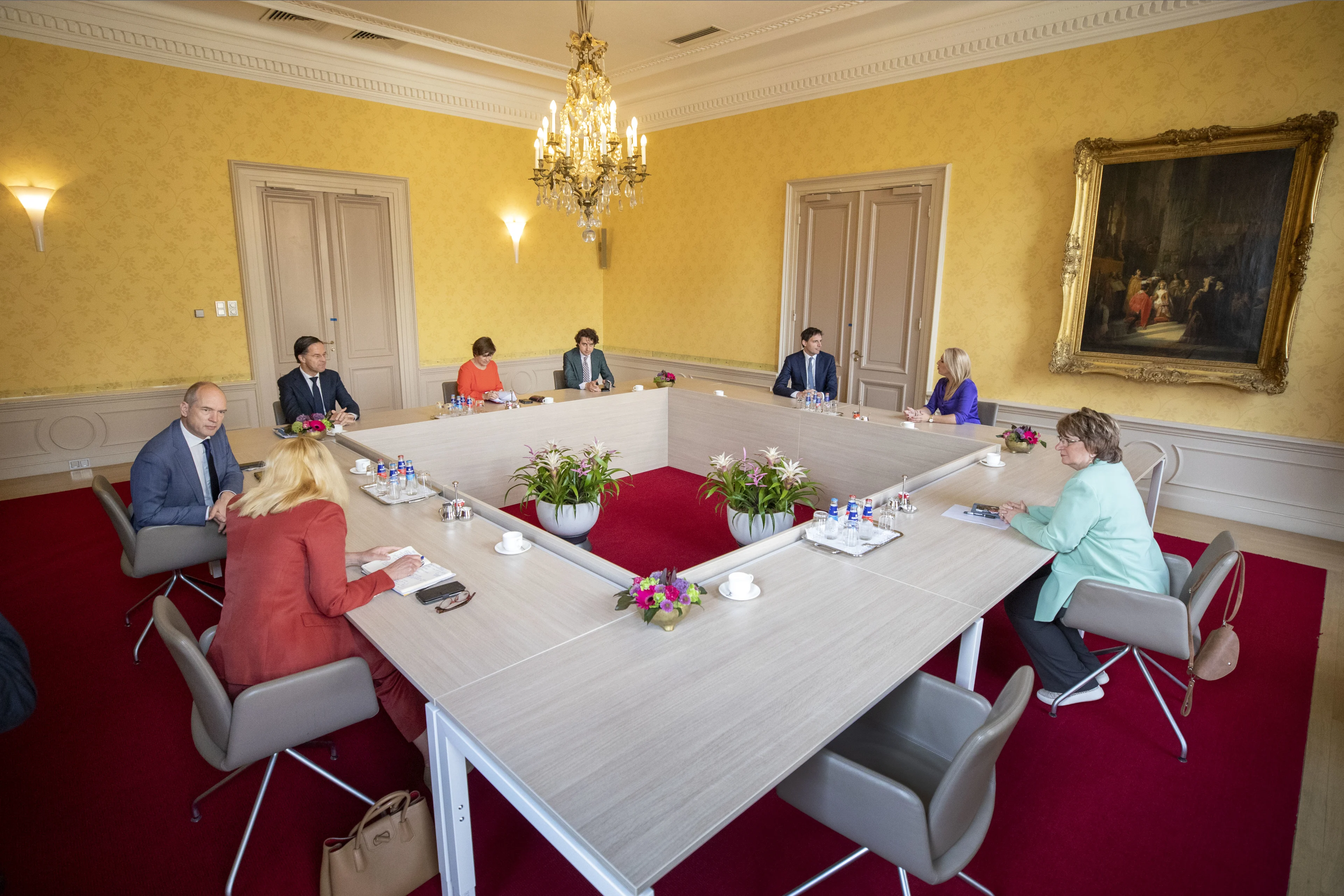 Informateur Hamer spreekt zeven fractieleiders samen: 'Nog niet over coalitiesamenstelling gesproken'