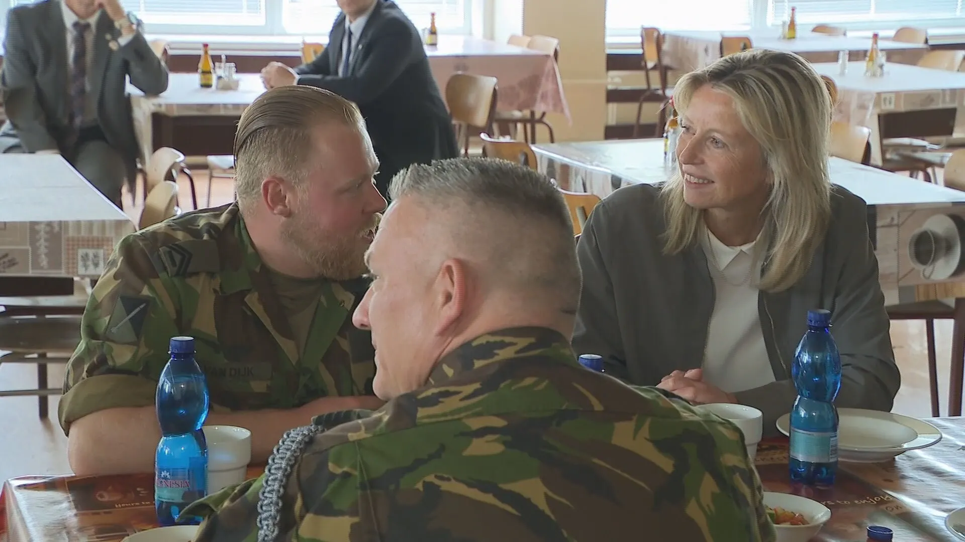 Ollongren onder indruk van Nederlandse militairen in Slowakije: 'Hardwerkende professionals'