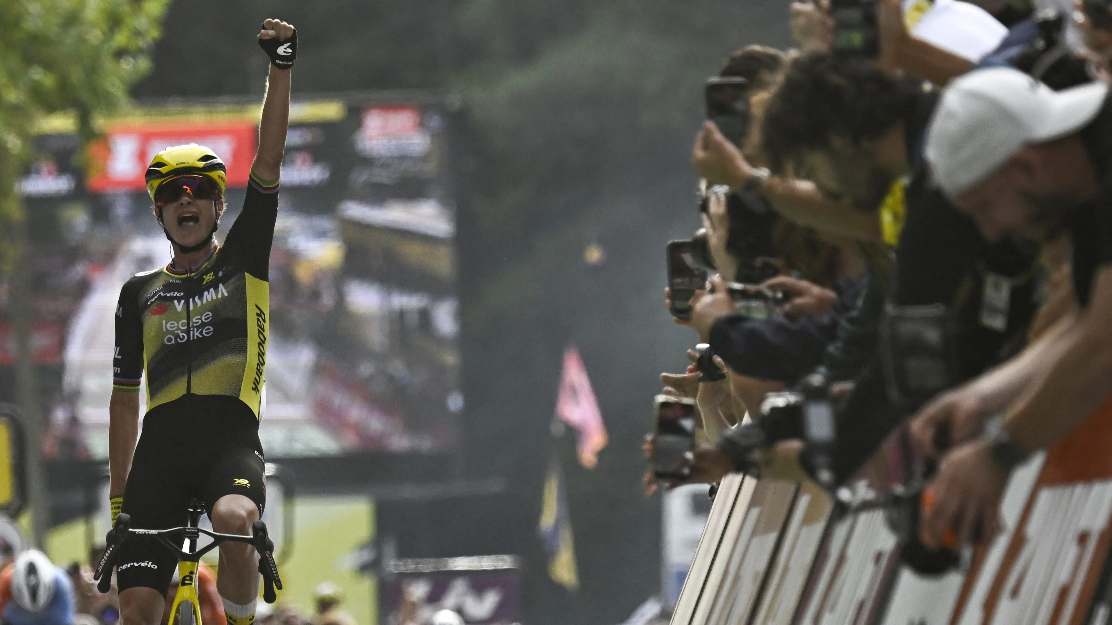 Wielrenster Marianne Vos wint eerste etappe Tour de France Femmes