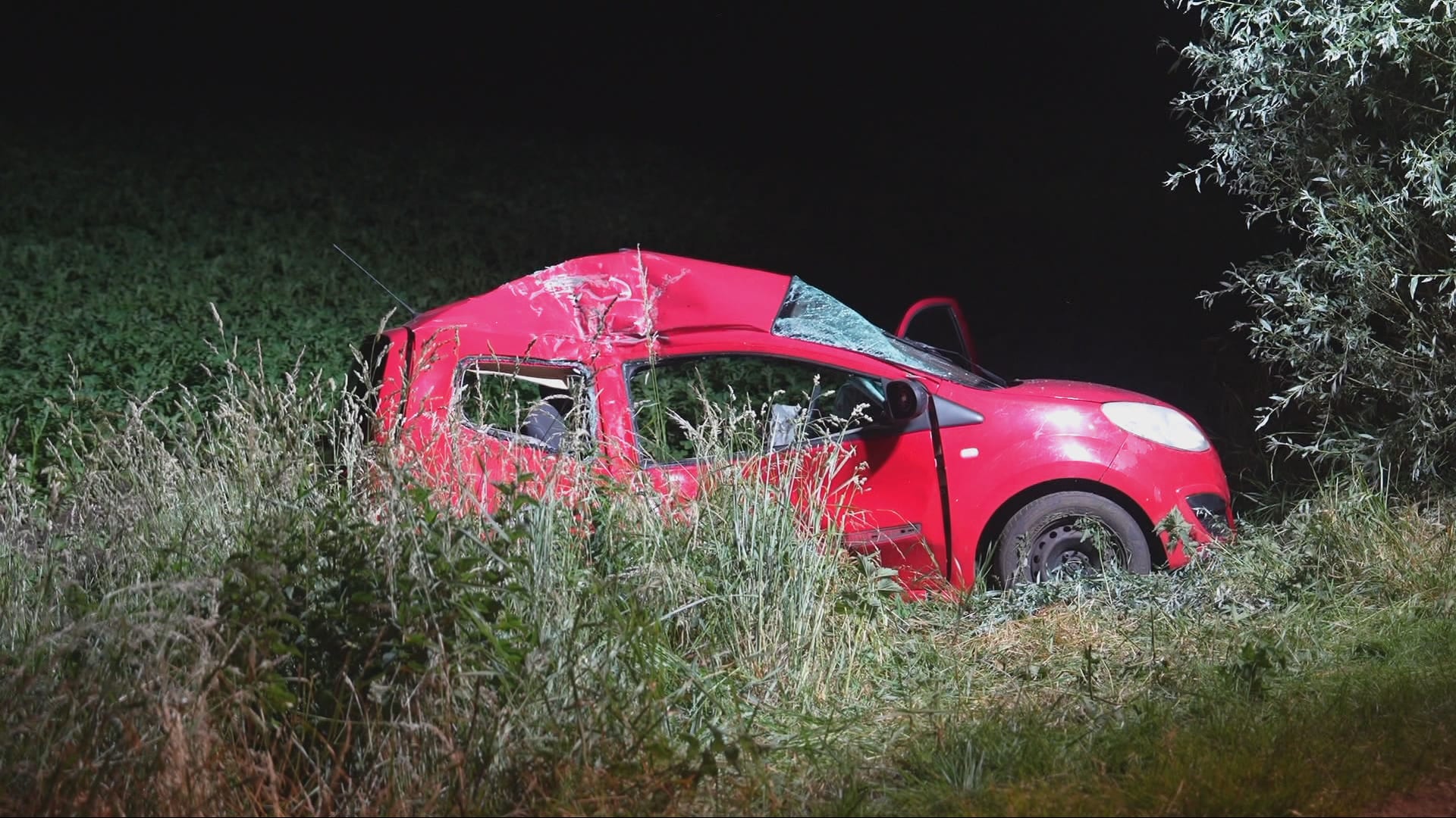 Man (26) overleden bij ongeluk in Steenwijkerwold, bestuurder raakt gewond