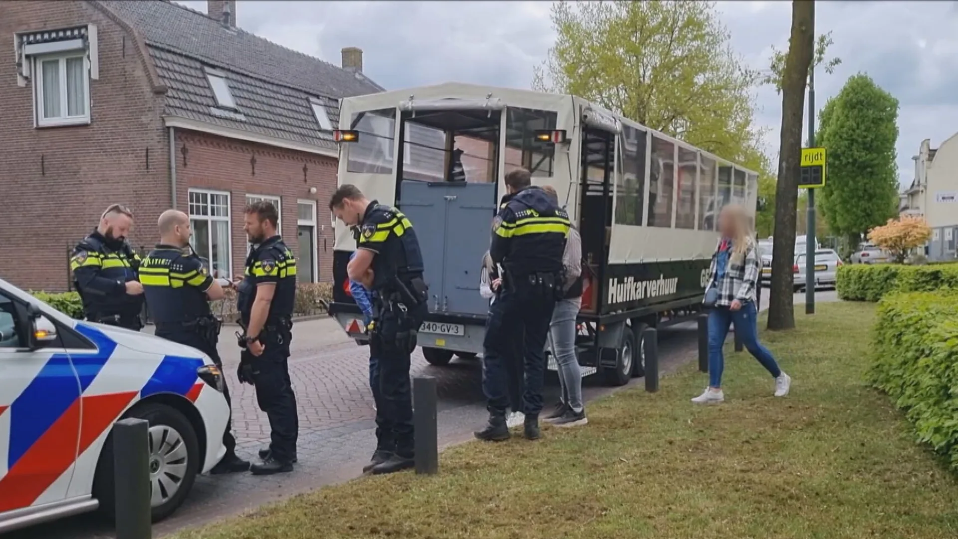 'Boerenovertrek' met huifkar loopt uit de hand in Moergestel