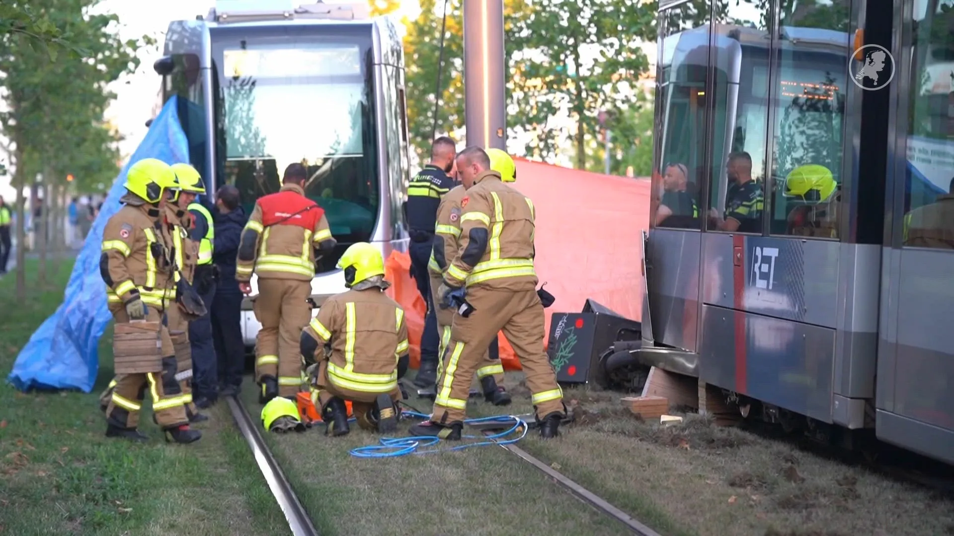 Maaltijdbezorger overleden na botsing met tram in Rotterdam