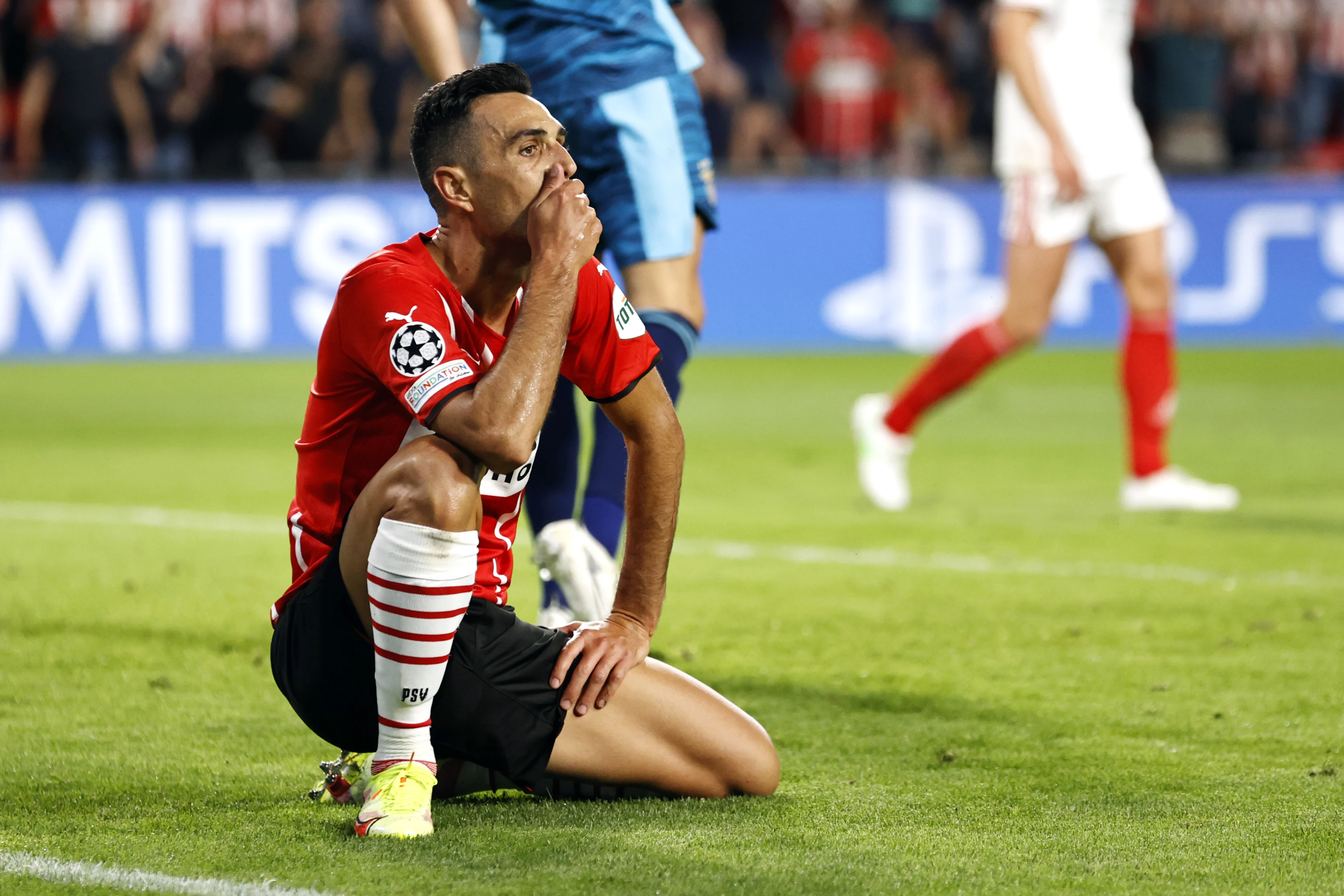 PSV wint niet van Benfica en mist hoofdtoernooi Champions League