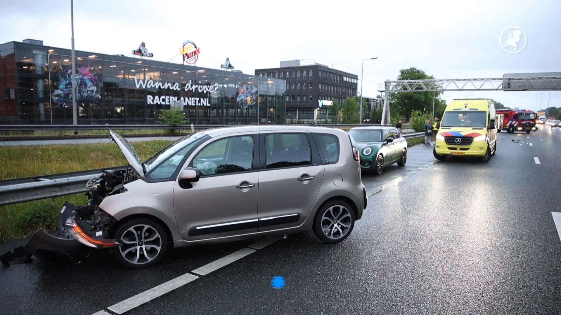 Meerdere ongelukken op A13: overstekende eendjes, gevecht en kopstaartbotsing