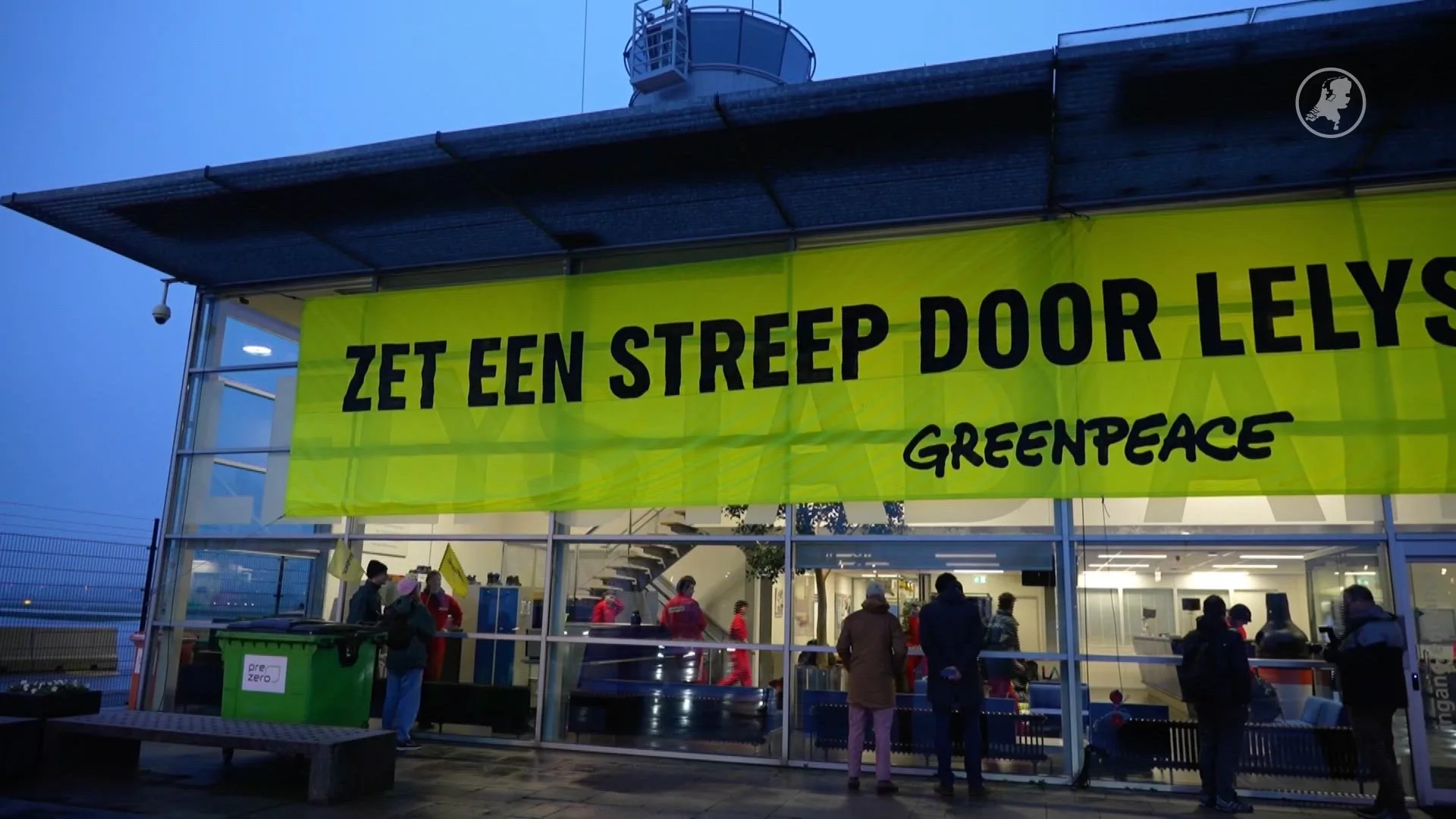Greenpeace bezet Lelystad Airport
