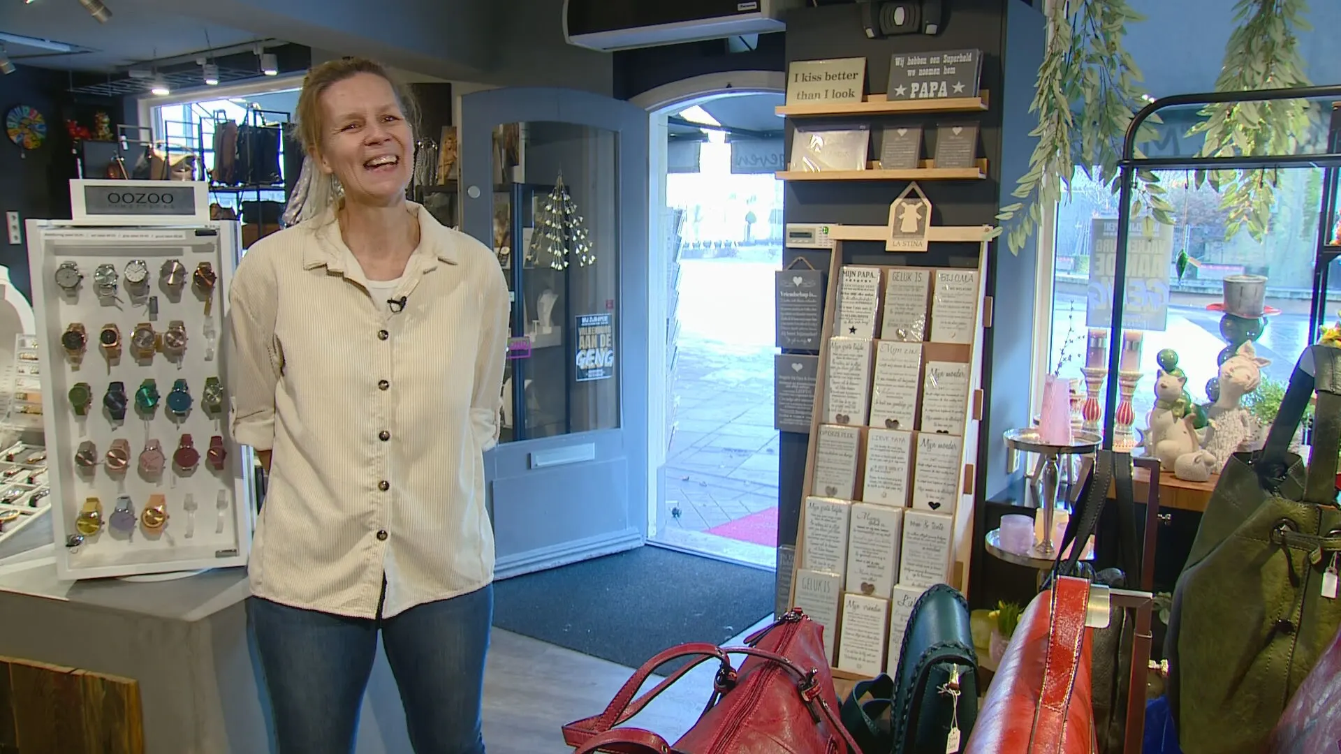 Lockdown? In Valkenburg zijn de winkels open en zitten de terrassen bomvol