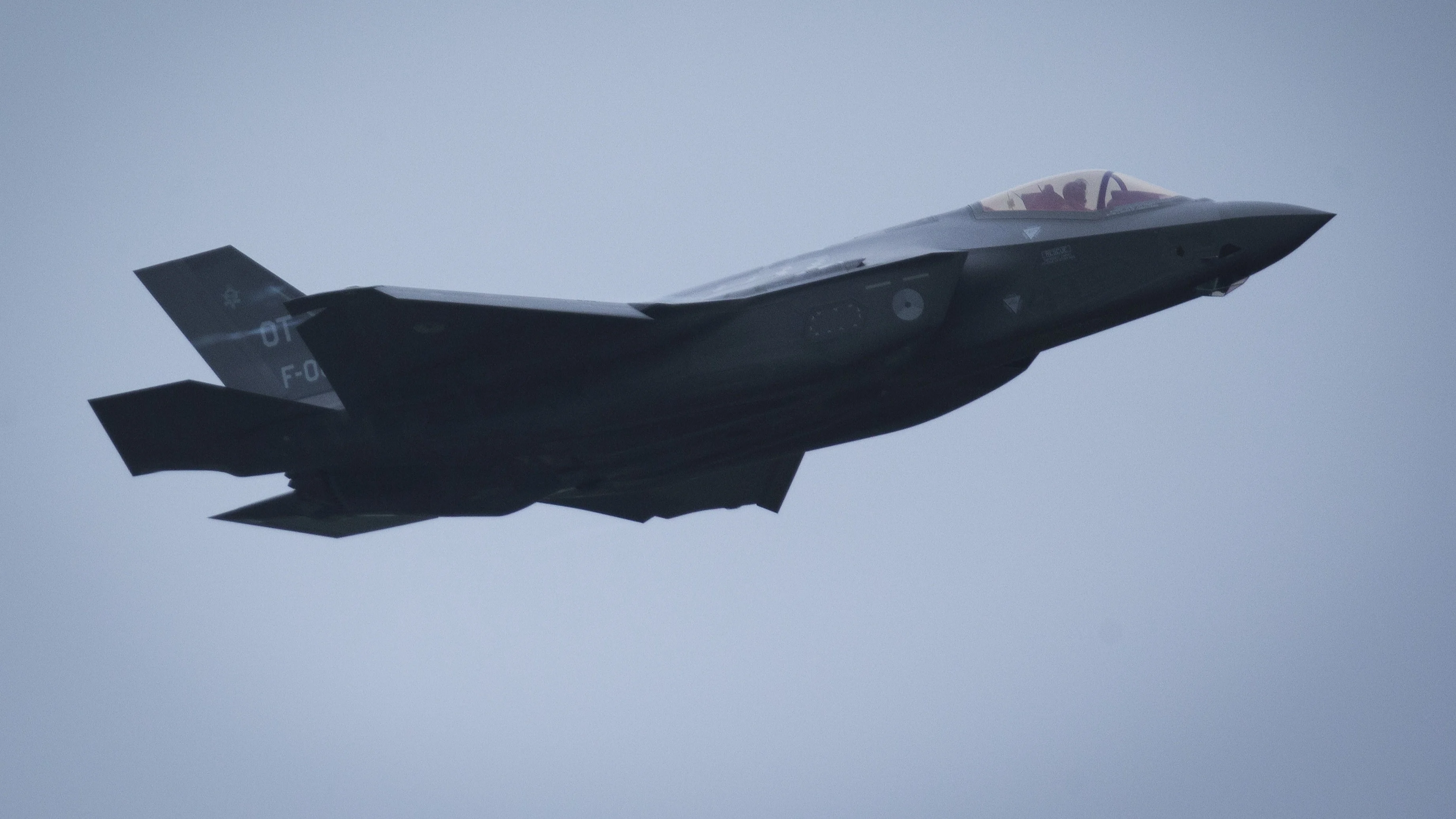 Twee gevechtsvliegtuigen opgestegen vanaf Volkel om 'object in luchtruim'