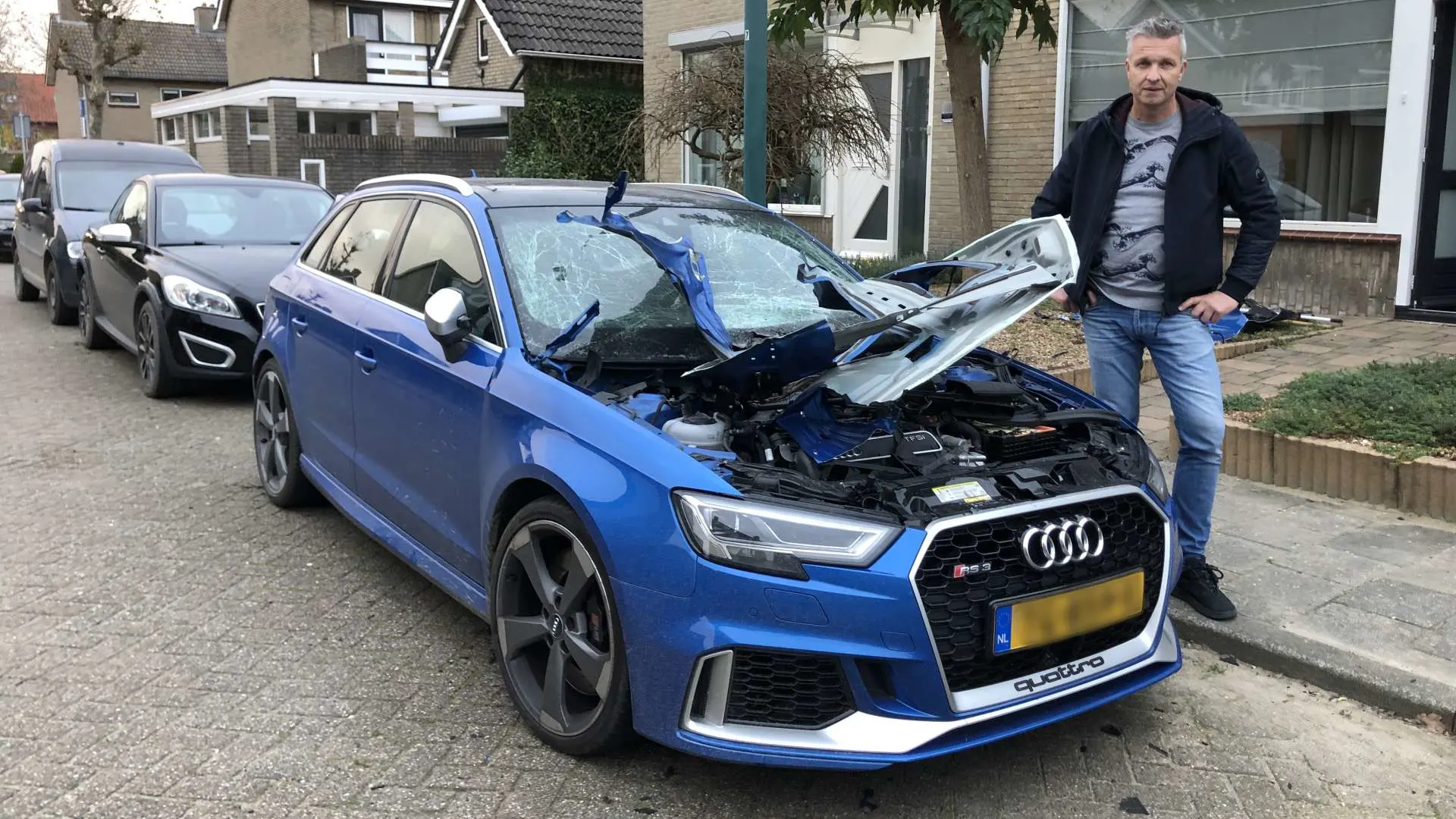 Dure Audi ontploft door zwaar vuurwerk, eigenaren loven 5000 euro uit voor gouden tip