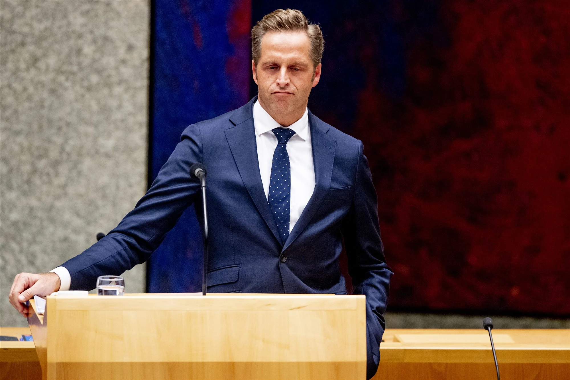 De Jonge: voorlopig geen extra rechten met 'vaccinatiebewijs'