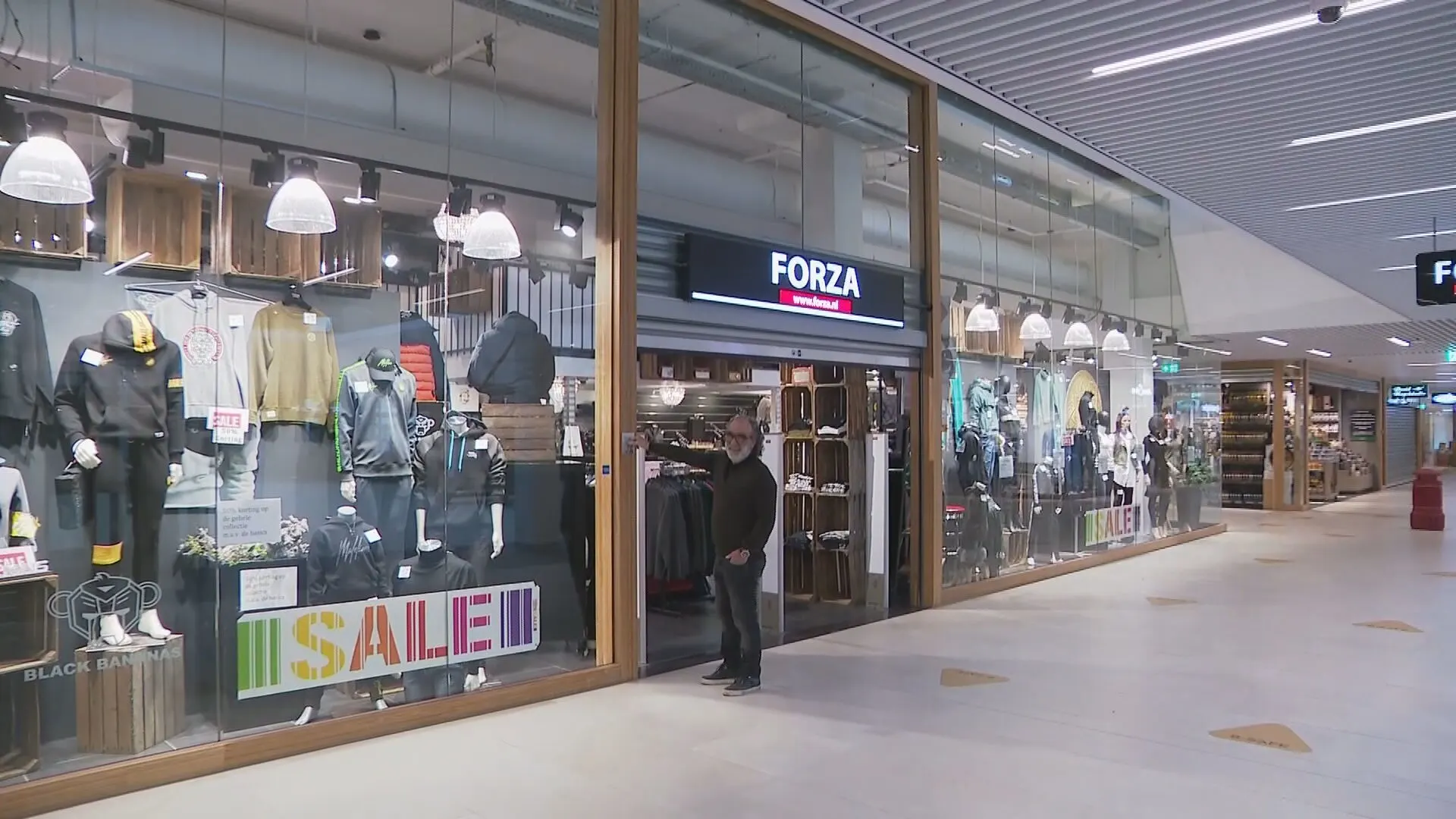 Ondernemers ten einde raad nu lockdown verlengd gaat worden: 'Op 20 januari gaan wij open'