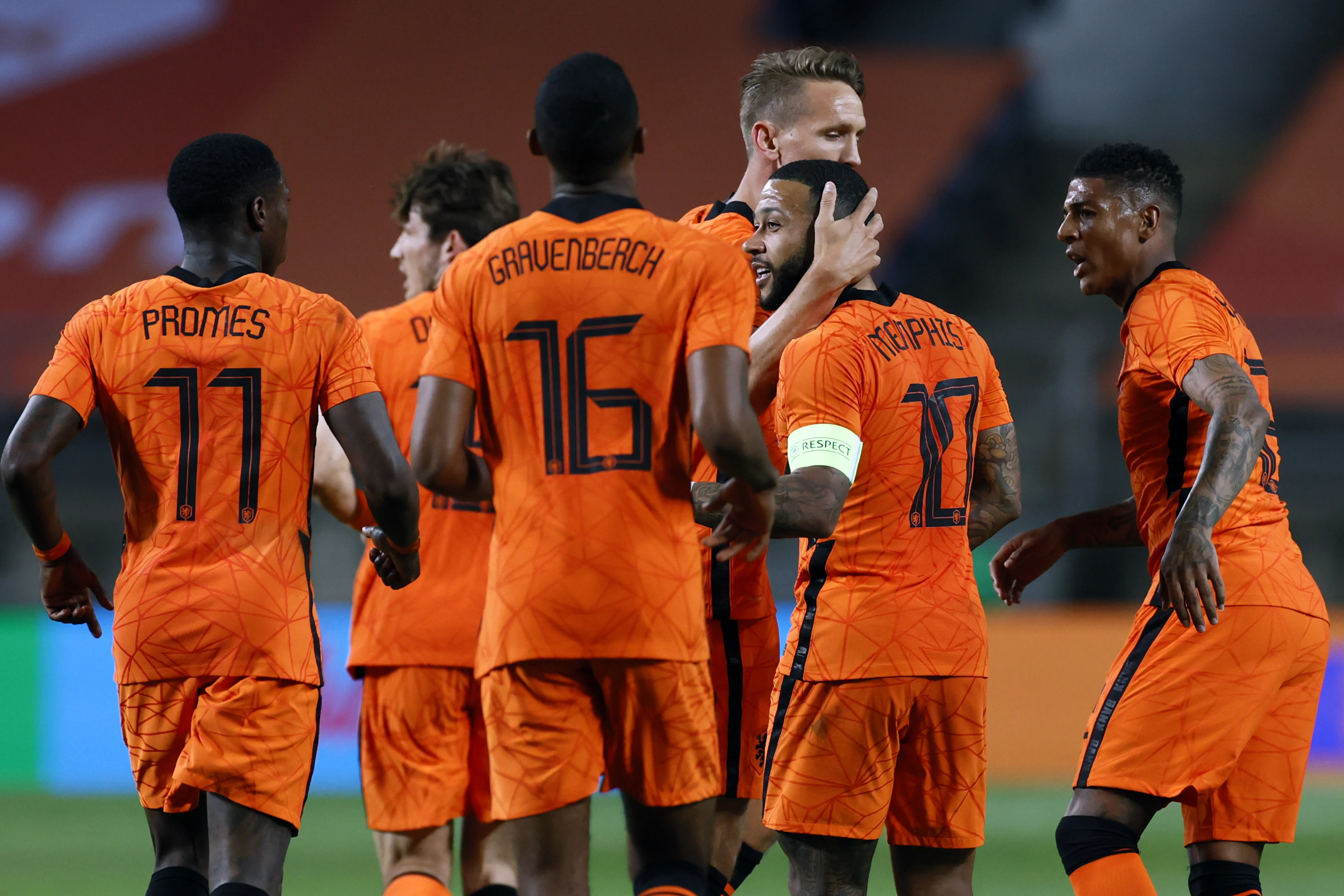 Oranje speelt op nippertje gelijk tegen Schotland op weg naar EK