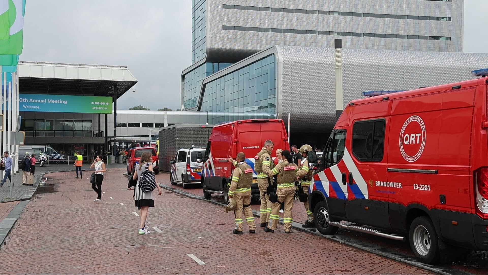 Politie onderzoekt verdacht pakketje bij RAI, gebouw deels ontruimd
