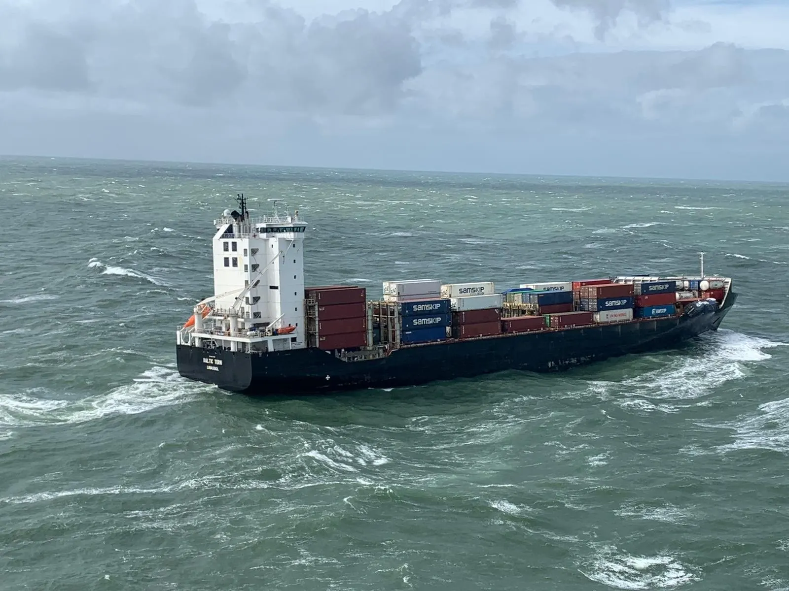 Schip verliest containers: boswachter op Schiermonnikoog houdt haar hart vast