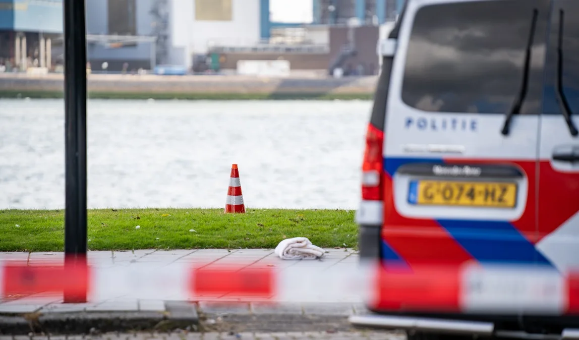 Man met vuurwapen door politie neergeschoten in Vlaardingen