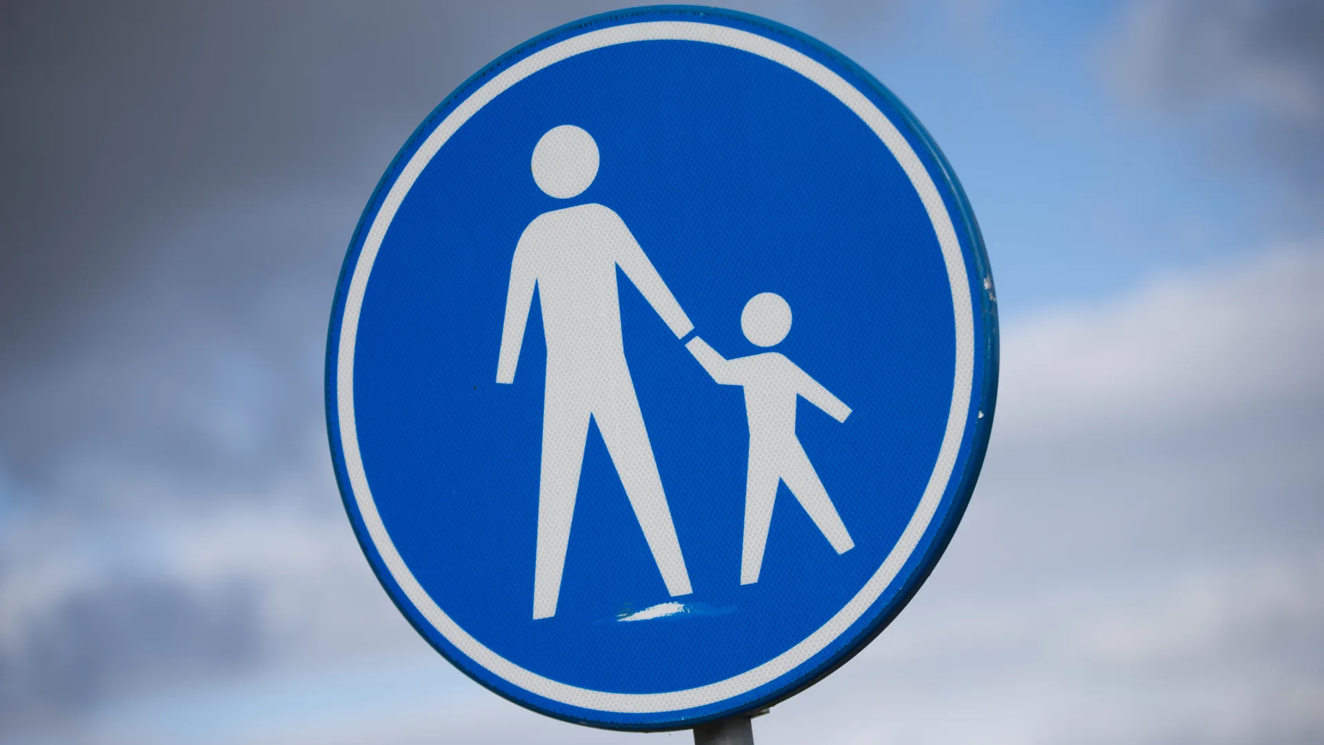 Tilburgers zien verwarde man aan voor kinderlokker en gaan achter hem aan