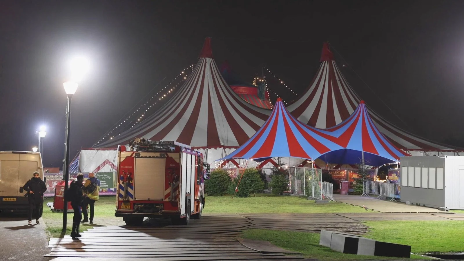Artiest tijdens show hard naar beneden gevallen bij kerstcircus in Haarlem