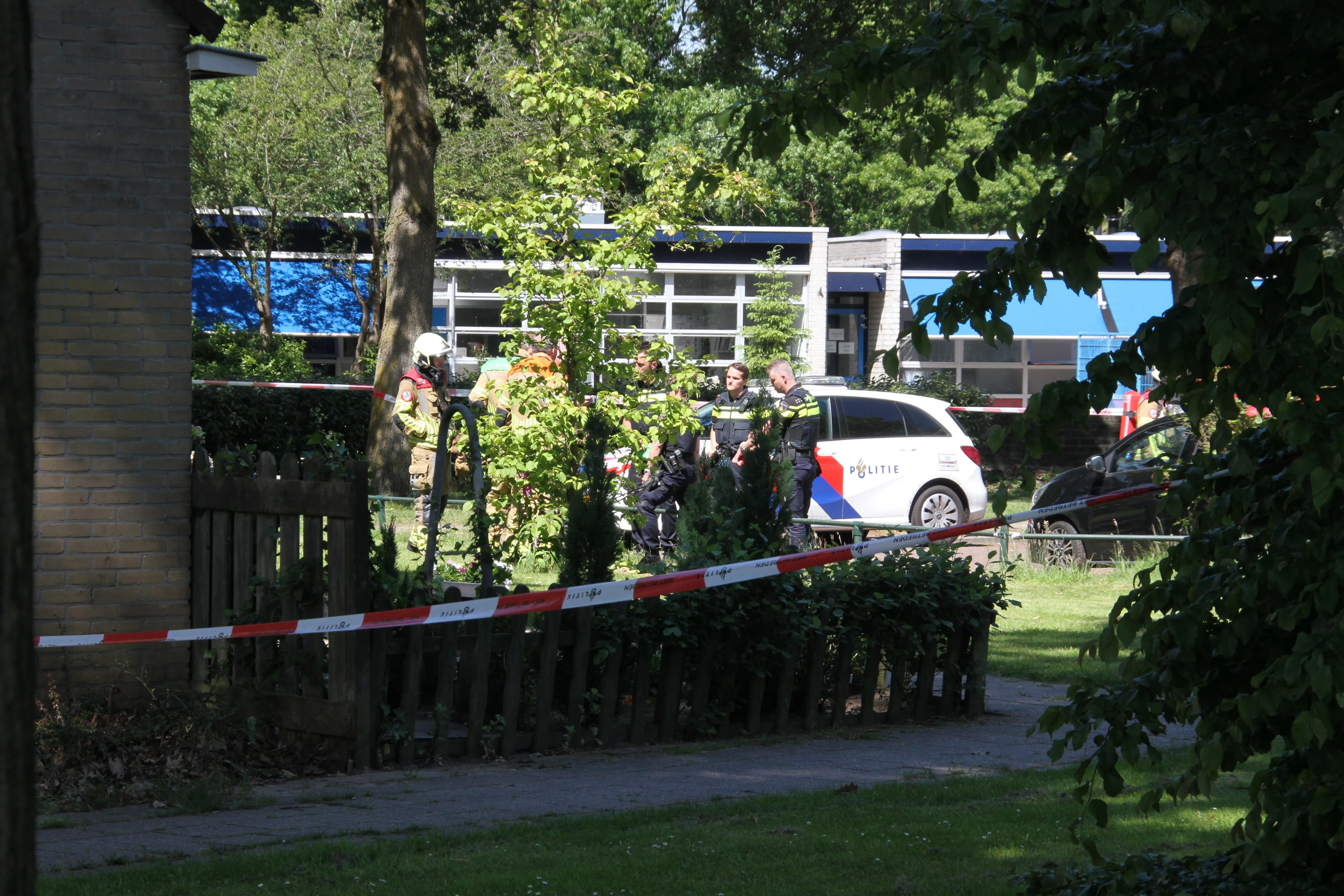 Gevaarlijke stoffen aangetroffen bij woningbrand Nijverdal, drie woningen ontruimd