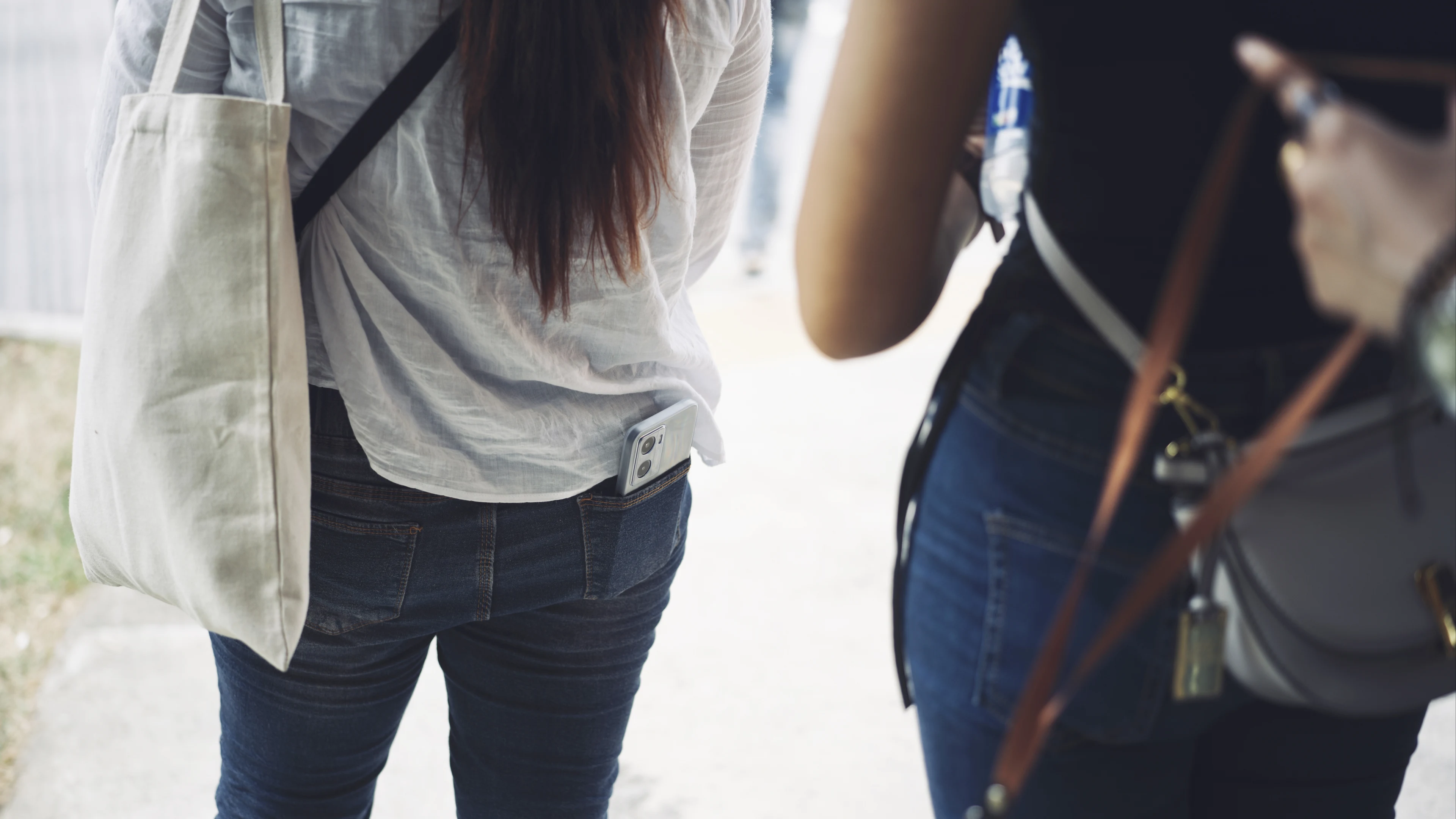 Politie waarschuwt voor zakkenrollers op Koningsdag: zo herken je de trucs