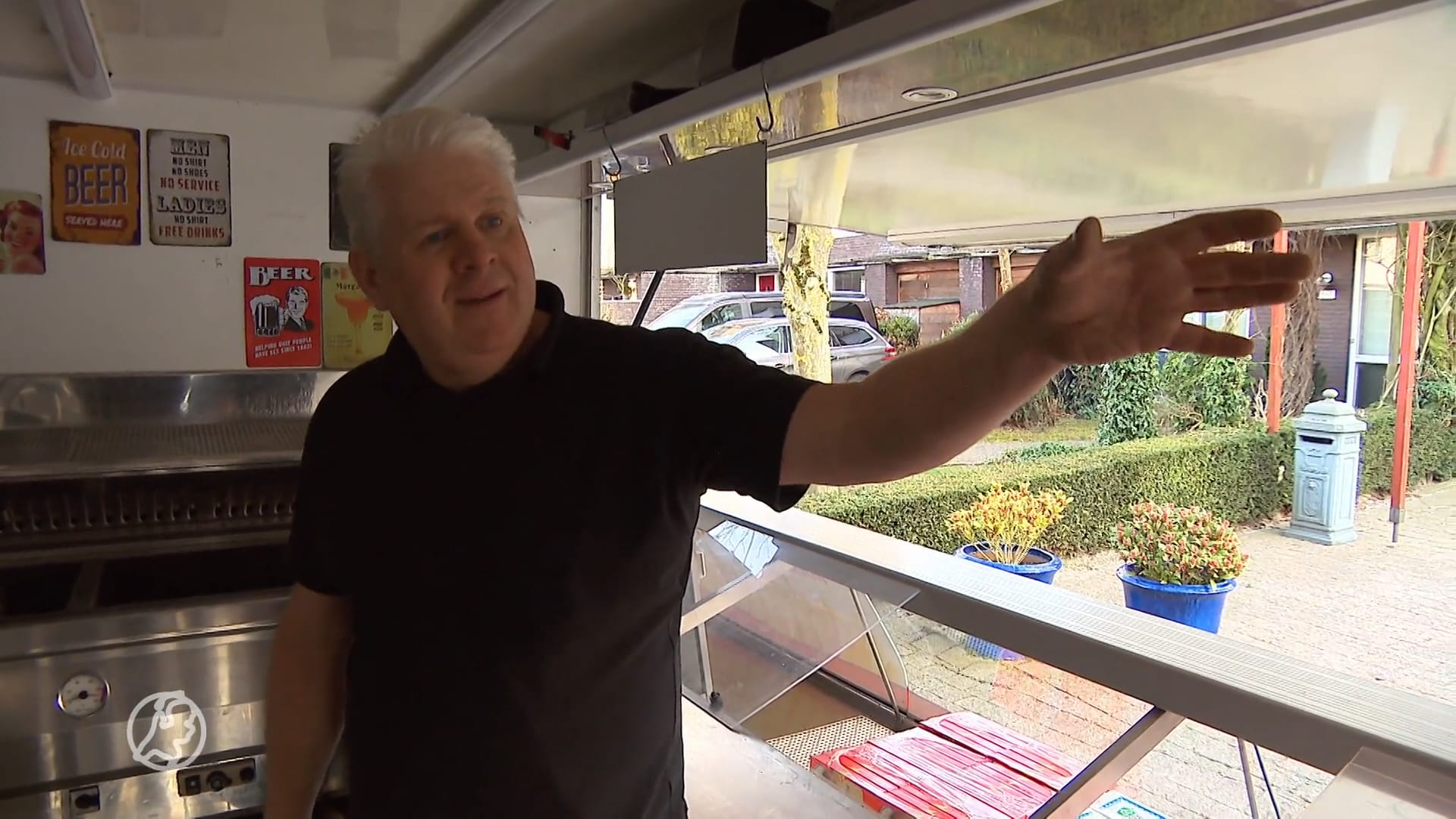 Vette actie: Franky en Coen nemen frietkar mee naar Oekraïense grens