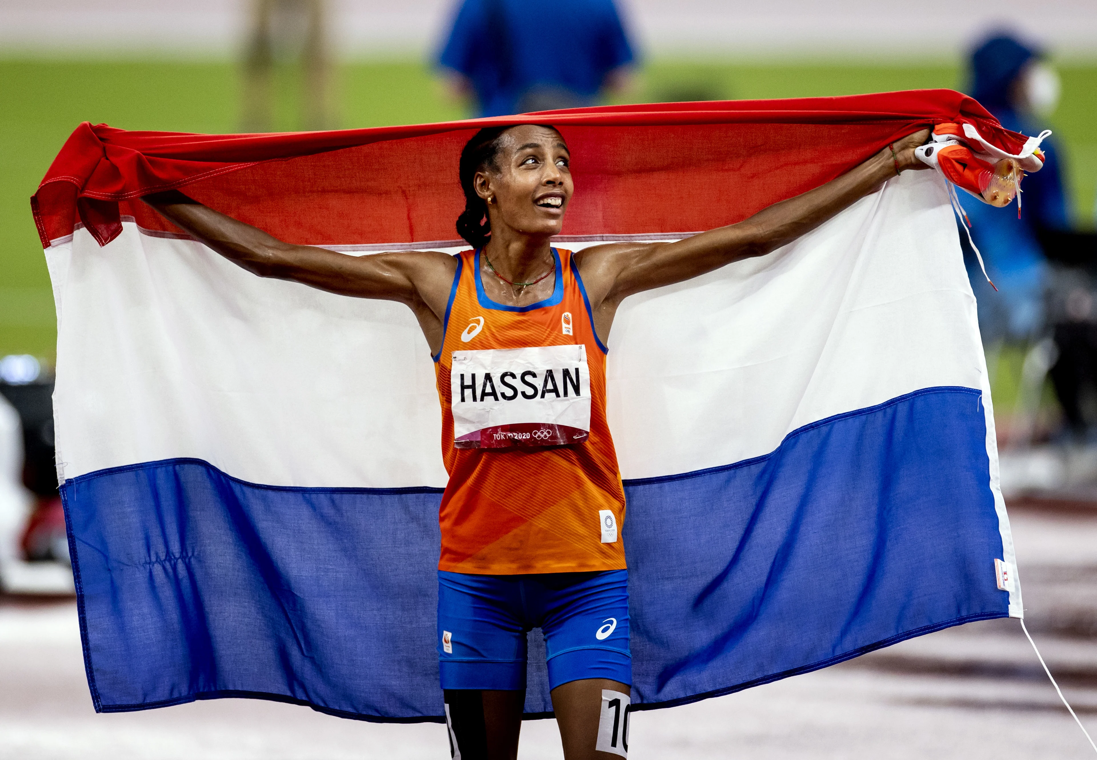 Sifan Hassan verovert gouden plak op de 5.000 meter in Tokio