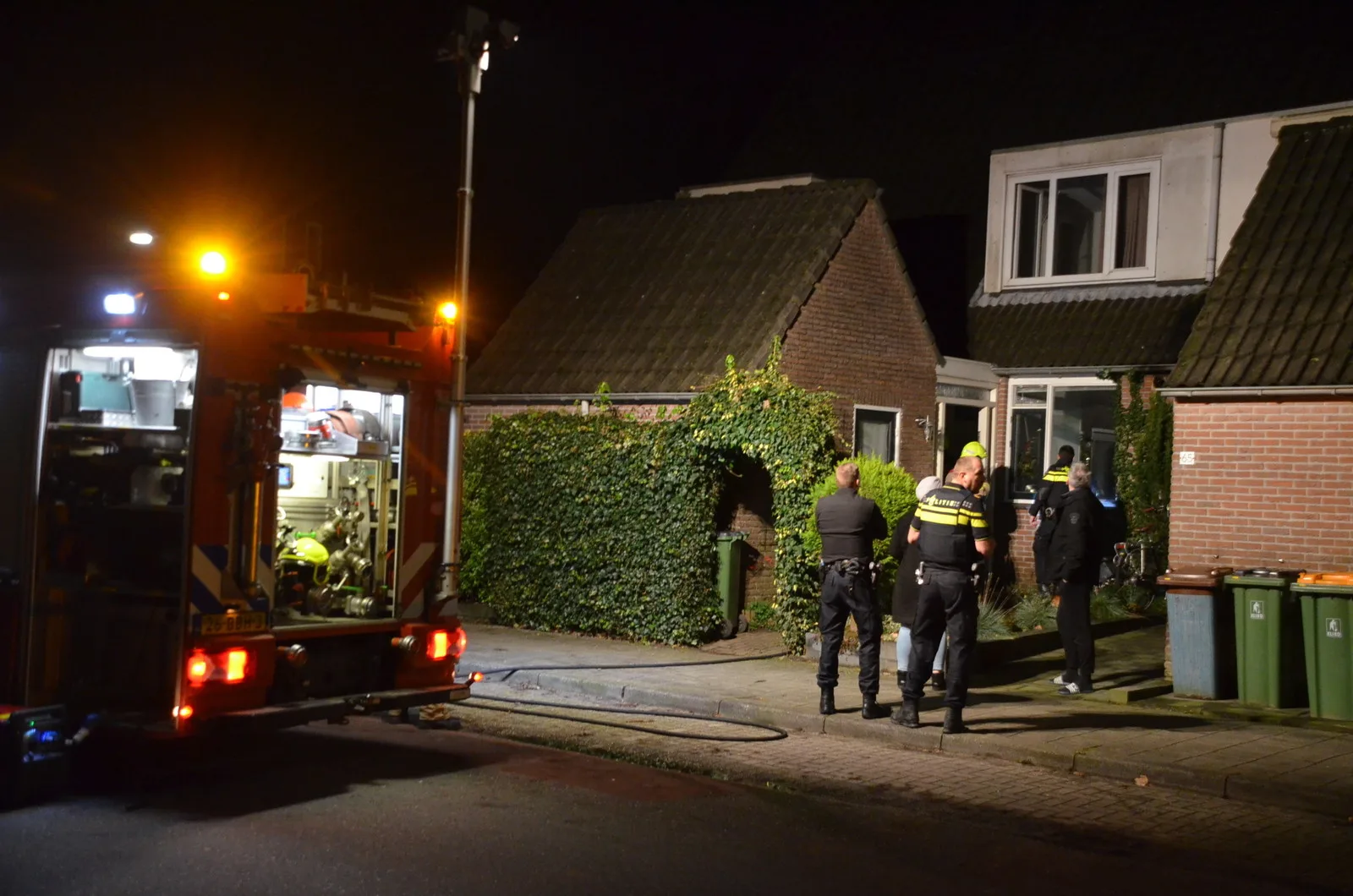 Brandweer redt tiener uit brandende woning