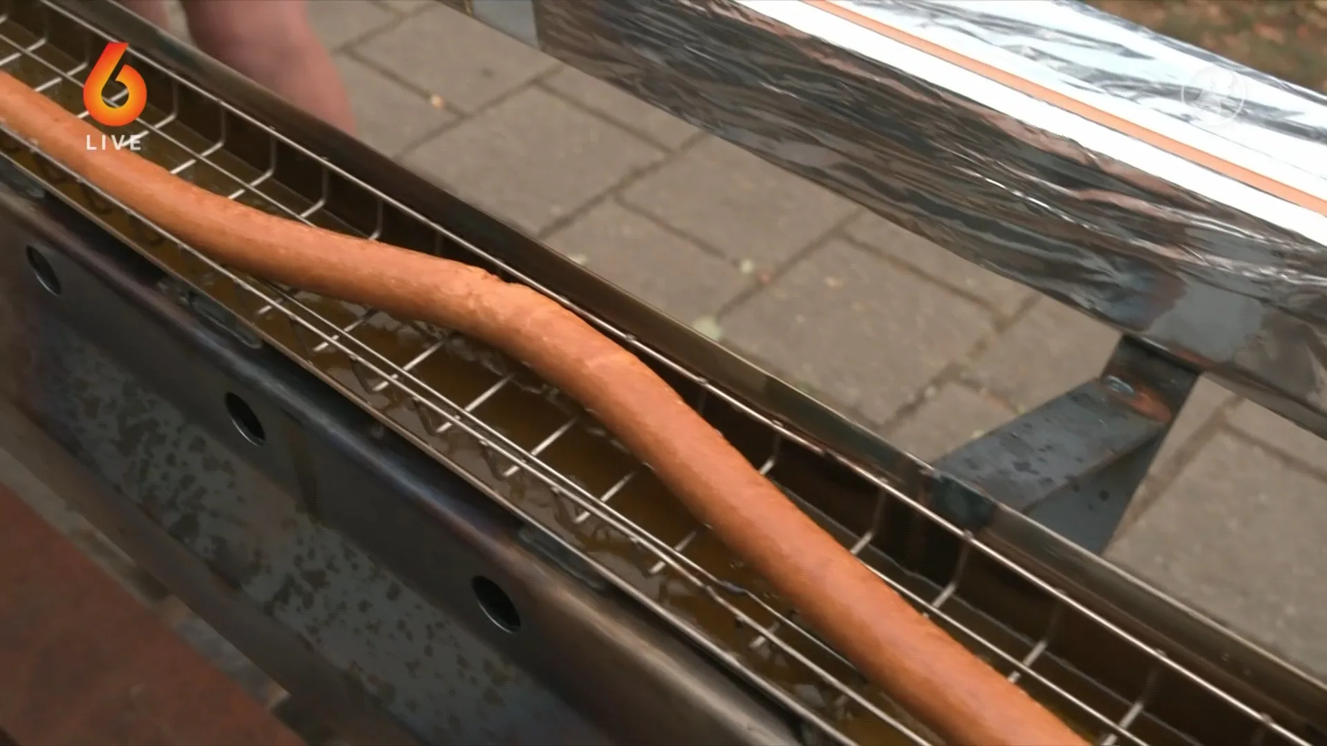 Recordpoging geslaagd? Frikandel van 41 meter gaat de frituur in
