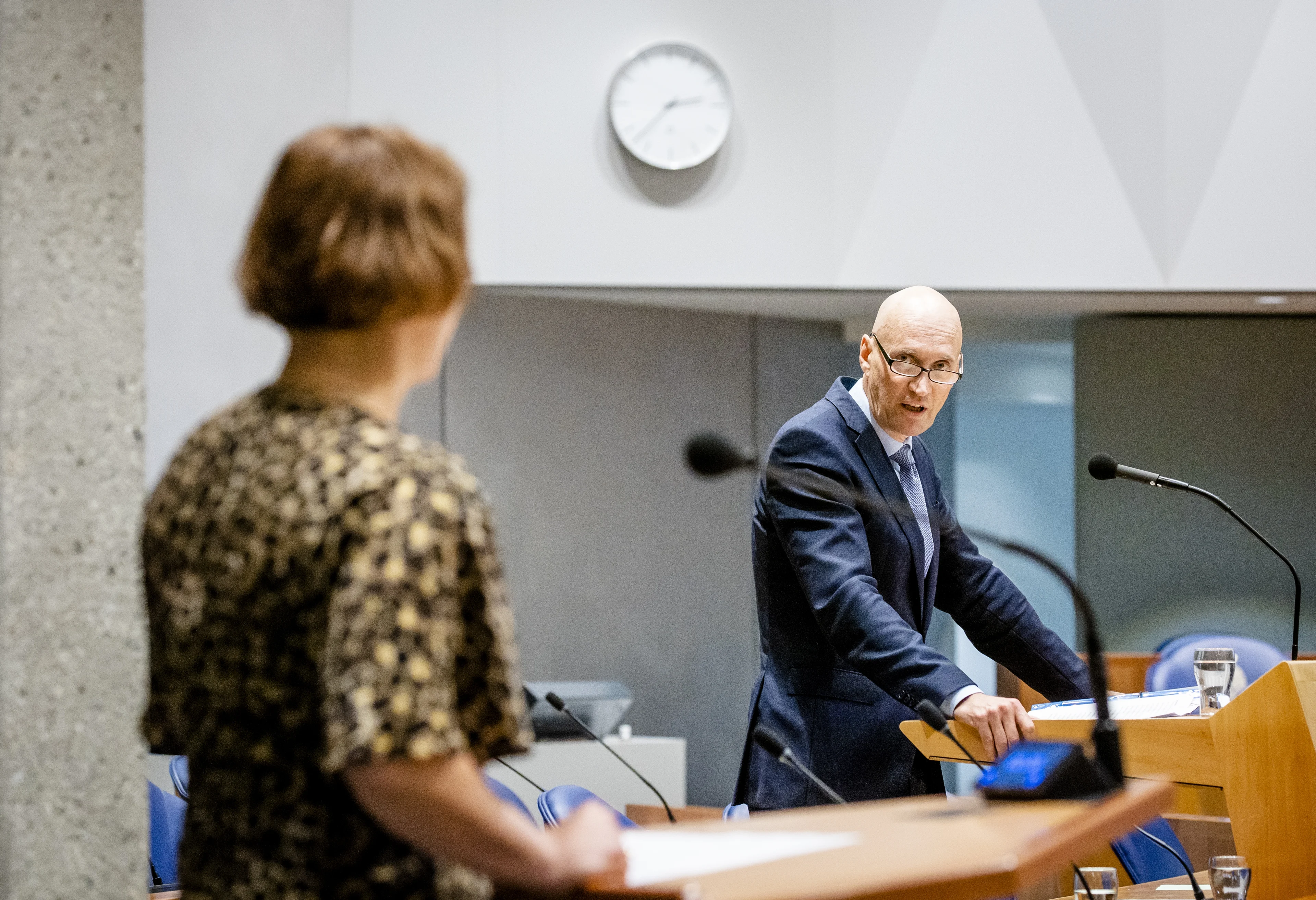 Nu corona weer opleeft herhaalt Minister Kuipers: 'Houd je aan de basismaatregelen'  