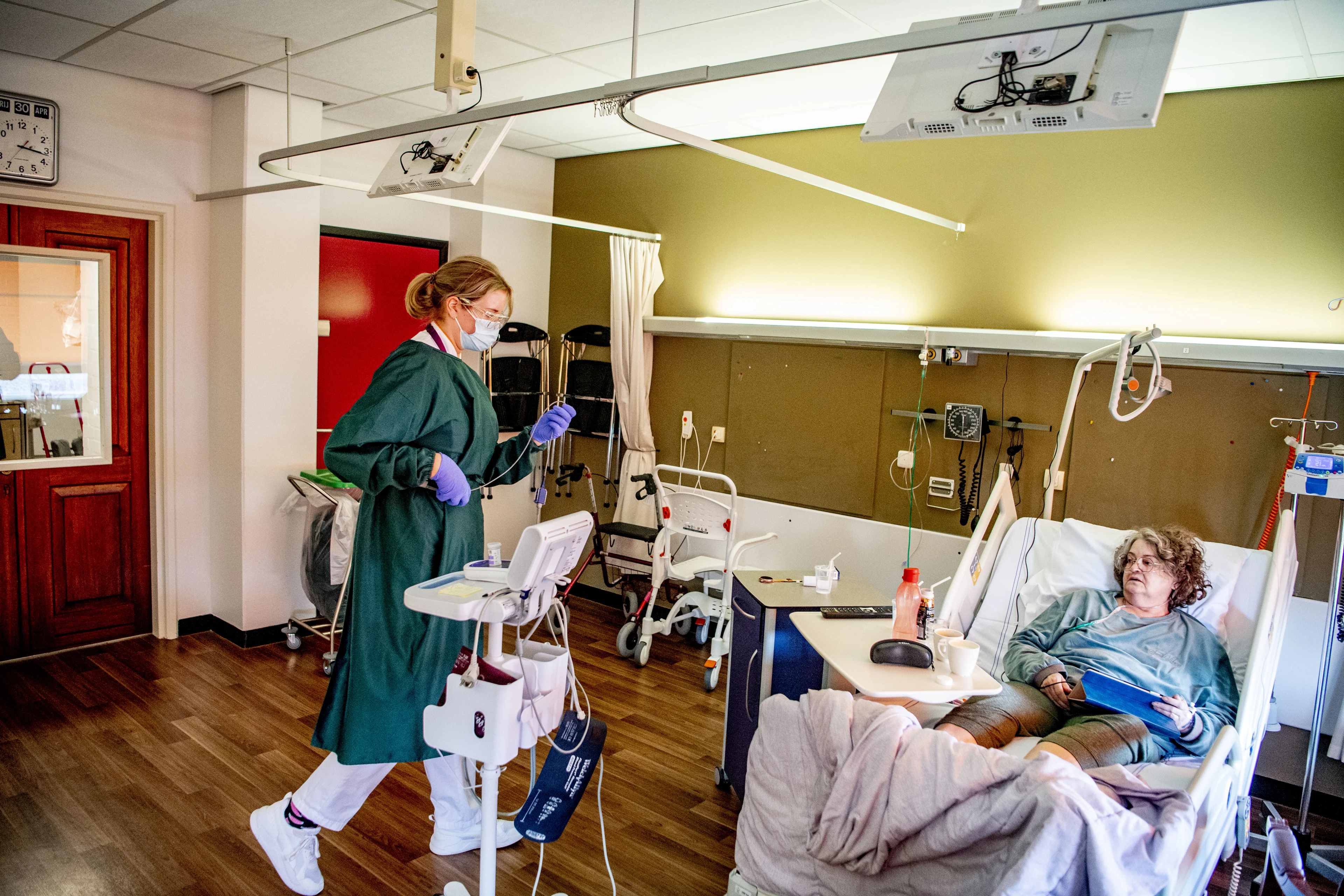 Voor het eerst in 5 maanden tijd minder dan 500 coronapatiënten op de ic