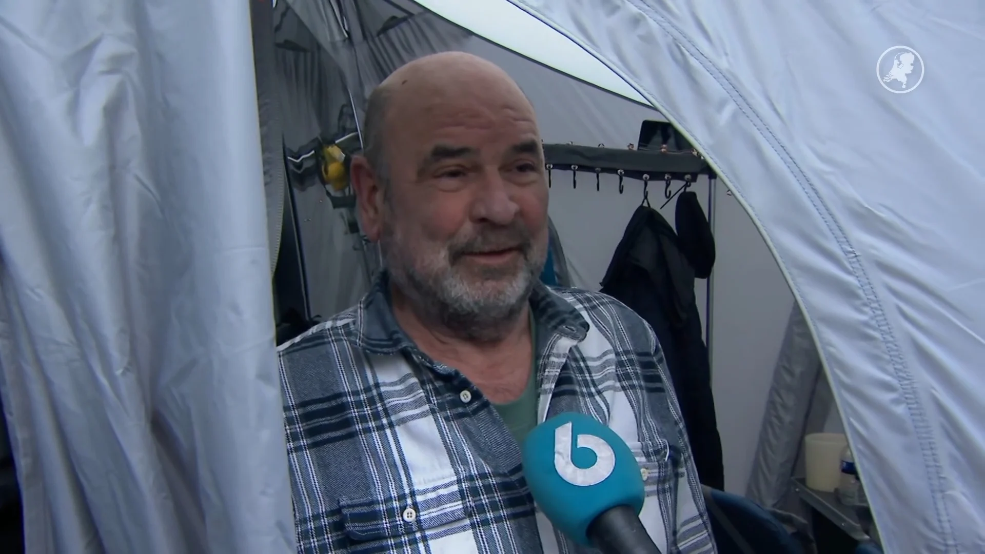 Tientallen natuurliefhebbers overwinteren op de camping, zelfs in deze kou