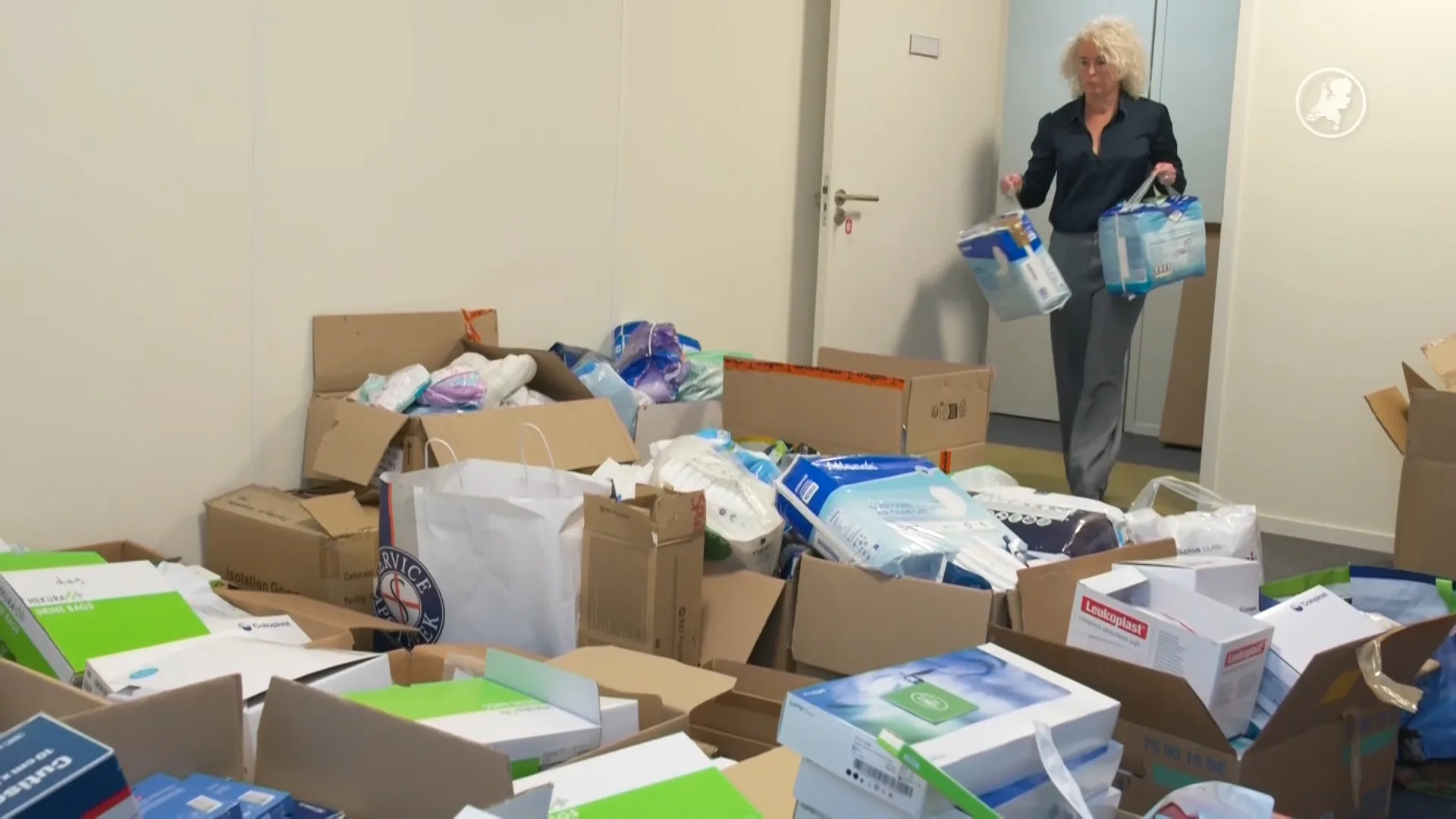 Zakkenvol ongebruikte medische hulpmiddelen belanden op de vuilnisbelt