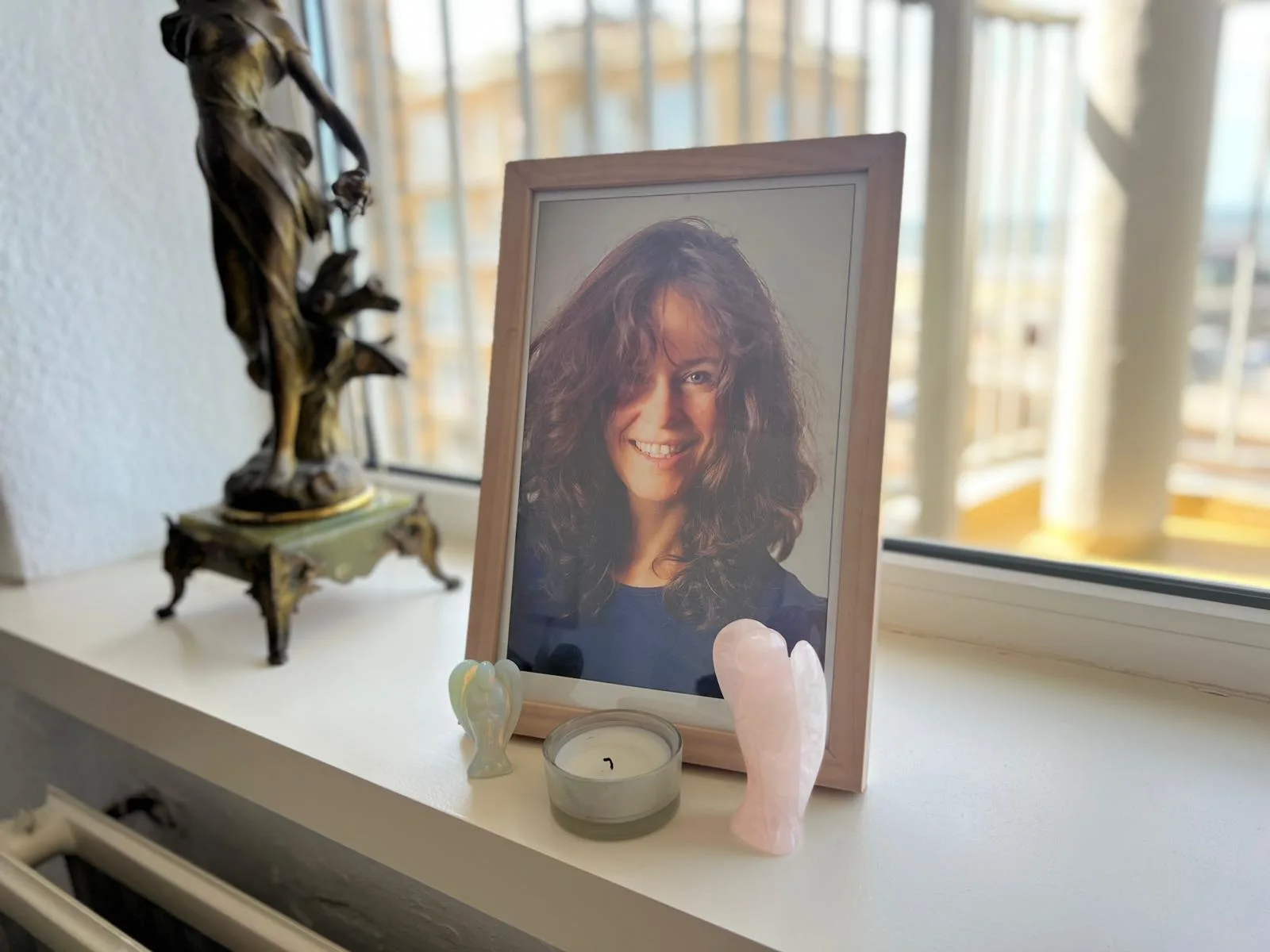 Joans dochter stapte uit het leven vanwege tinnitus: 'Haar wereld werd steeds kleiner'