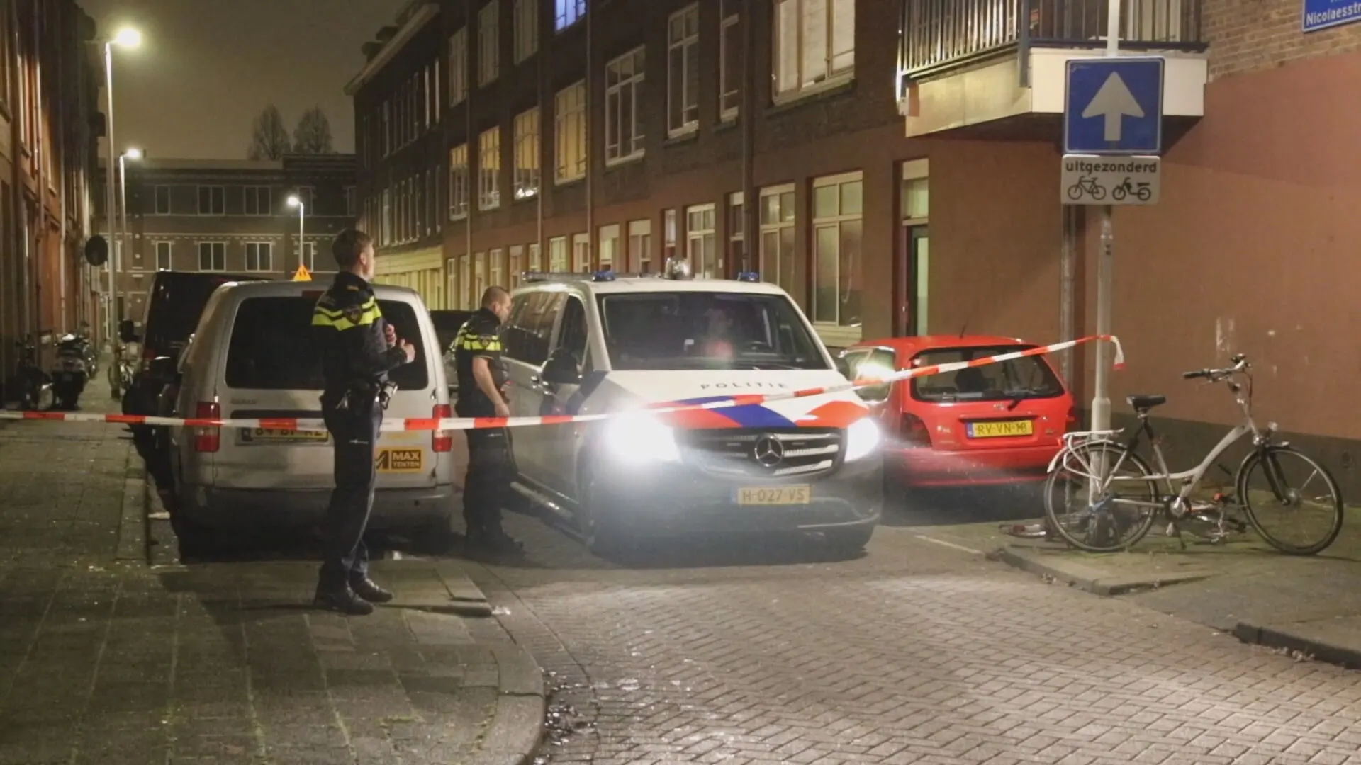 Explosief door ruit gegooid in Rotterdam, omwonenden urenlang huis uit