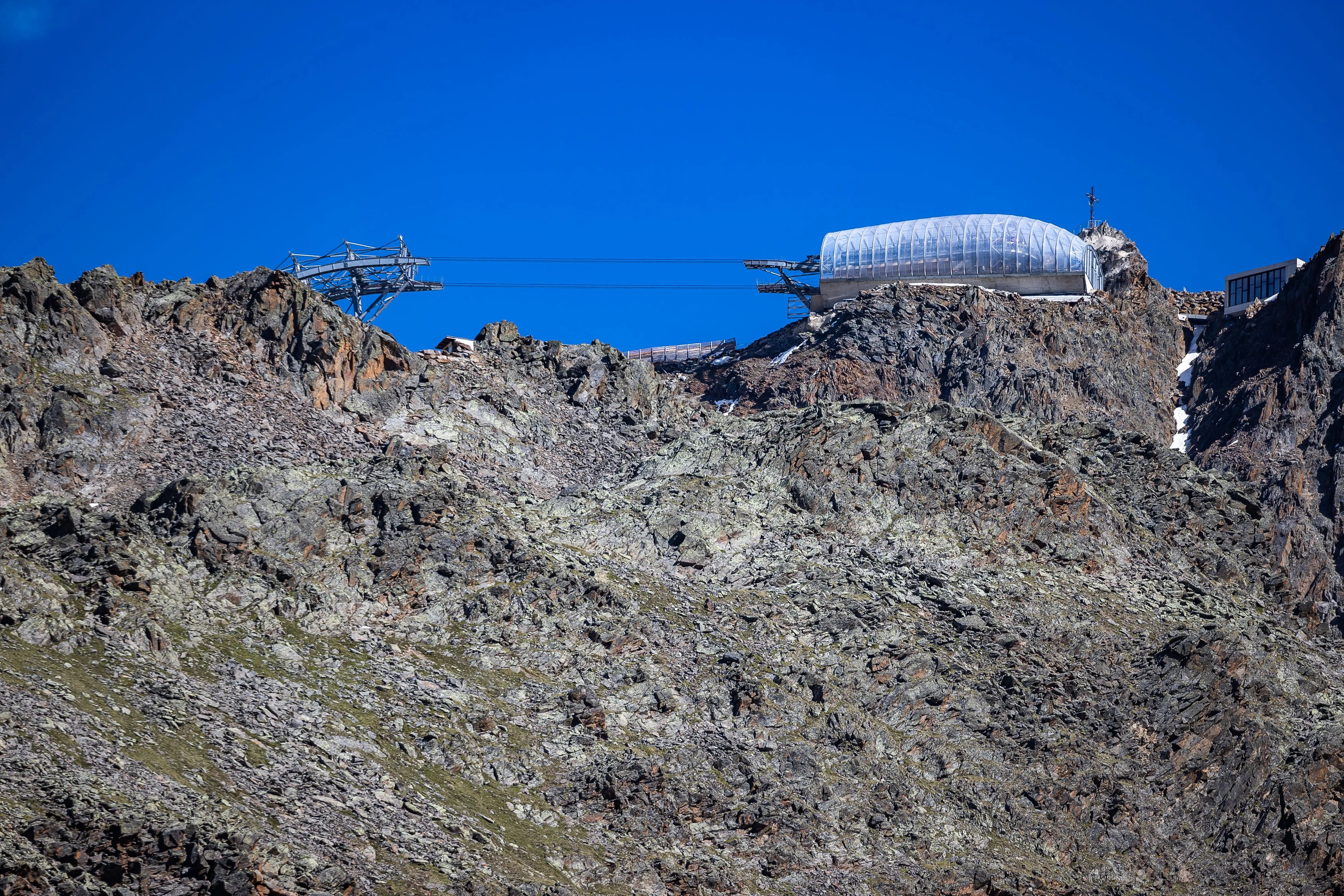 Nederlander (32) zwaargewond na vallend rotsblok in bergen Sicilië 