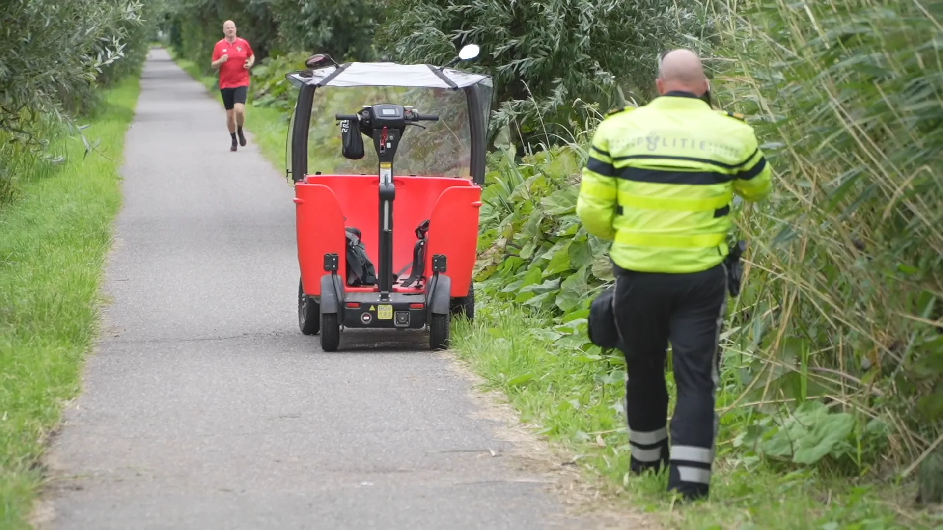 Stint met tien kinderen belandt in sloot in Capelle aan den IJssel